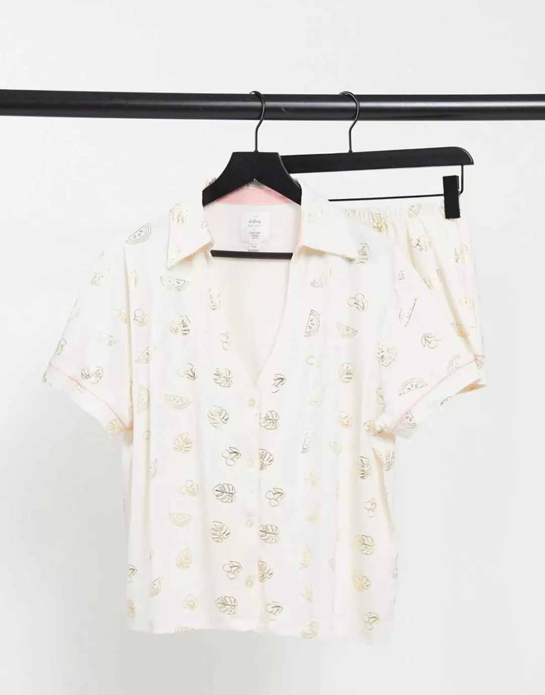 The Wellness Project – Lounge-Pyjama-Set mit Hemd und Rüschenshorts mit Tro günstig online kaufen