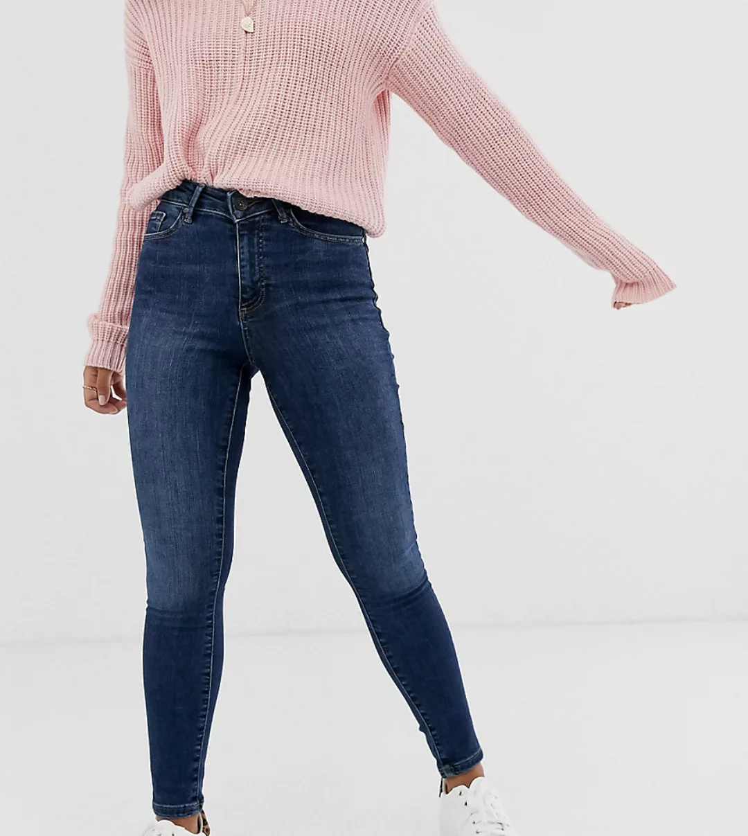 Vero Moda Petite – Enge, formende Jeans in Dunkelblau günstig online kaufen