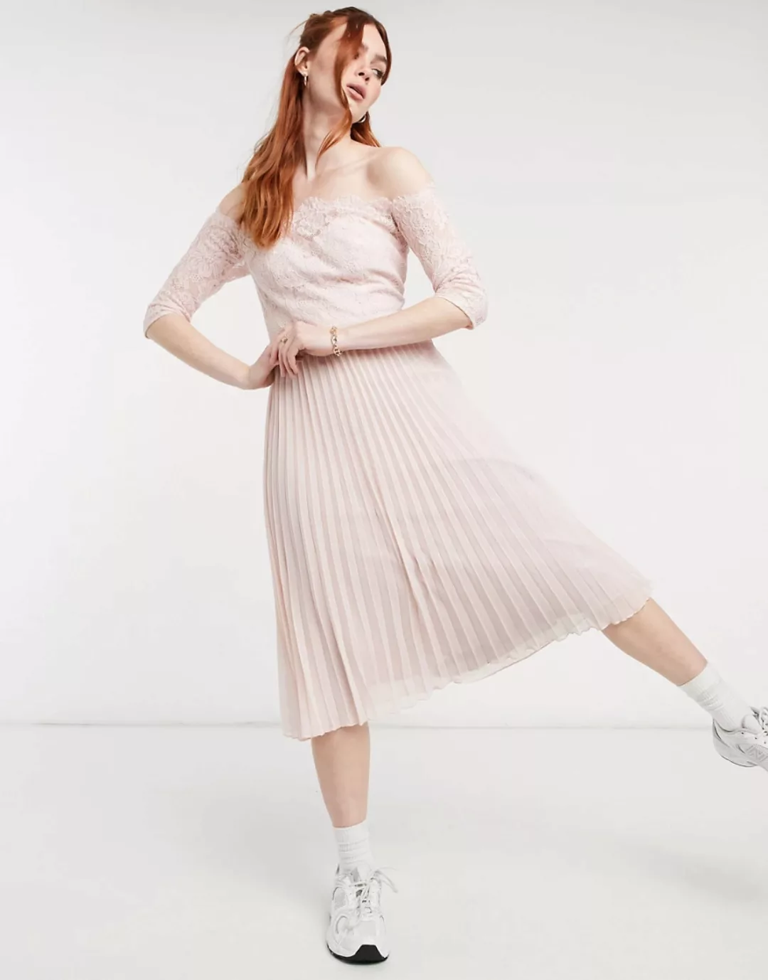 Chi Chi London – Rhiann – Kleid in Rosa günstig online kaufen