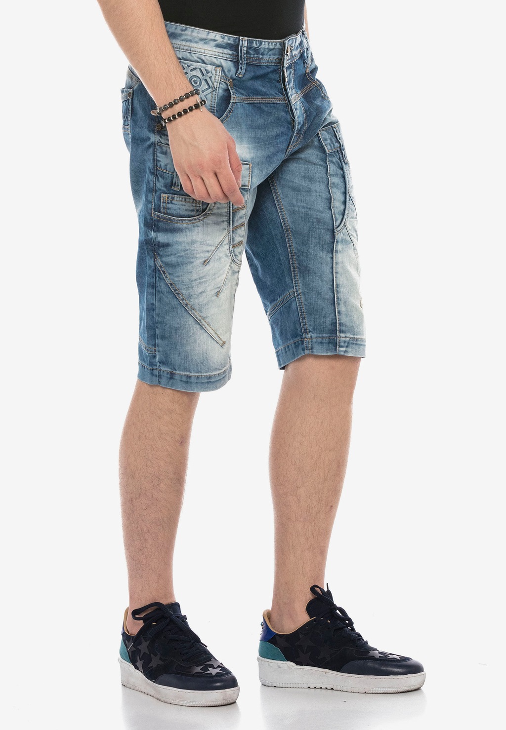 Cipo & Baxx Shorts, in sportlichem Design günstig online kaufen