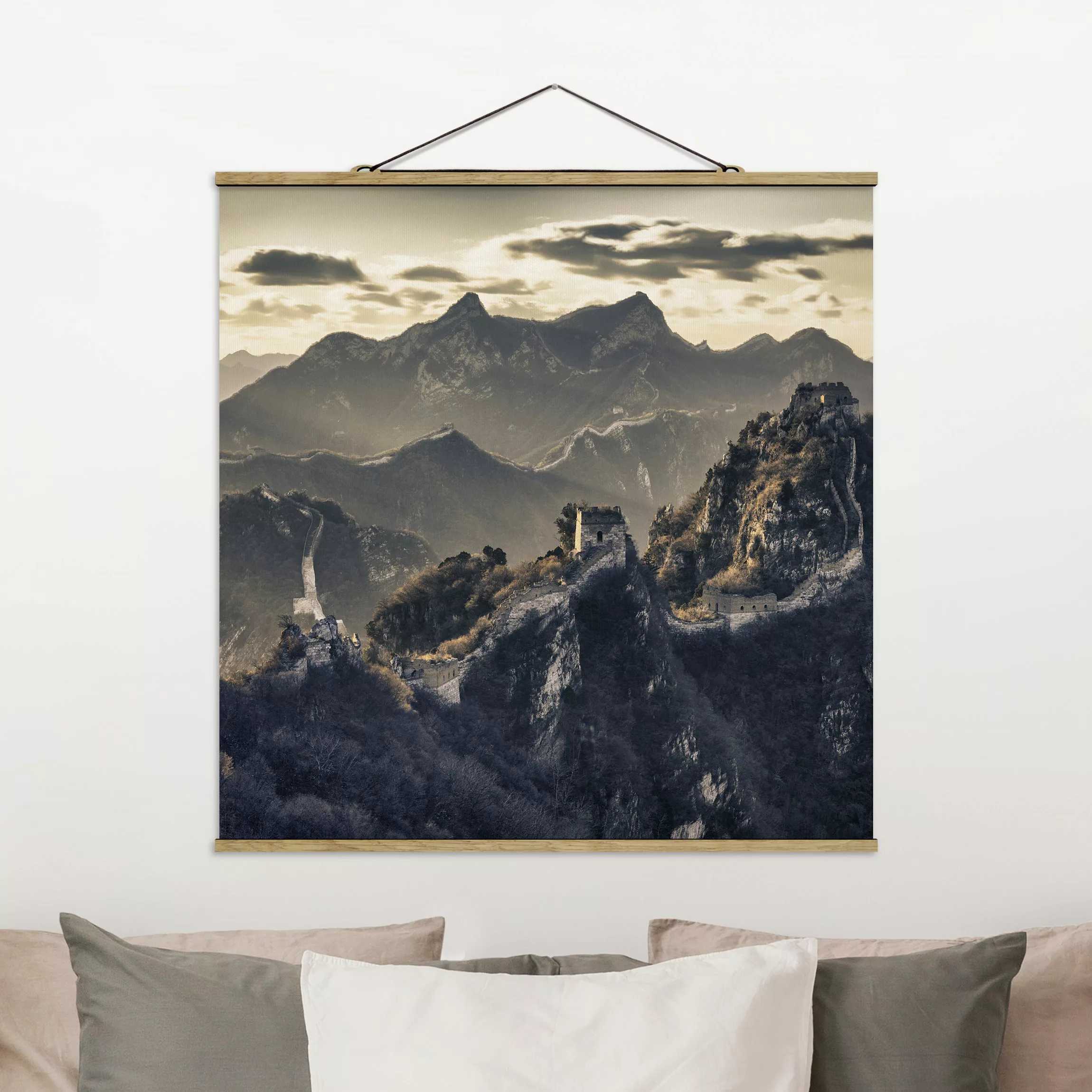 Stoffbild Berge mit Posterleisten - Quadrat Die große chinesische Mauer günstig online kaufen