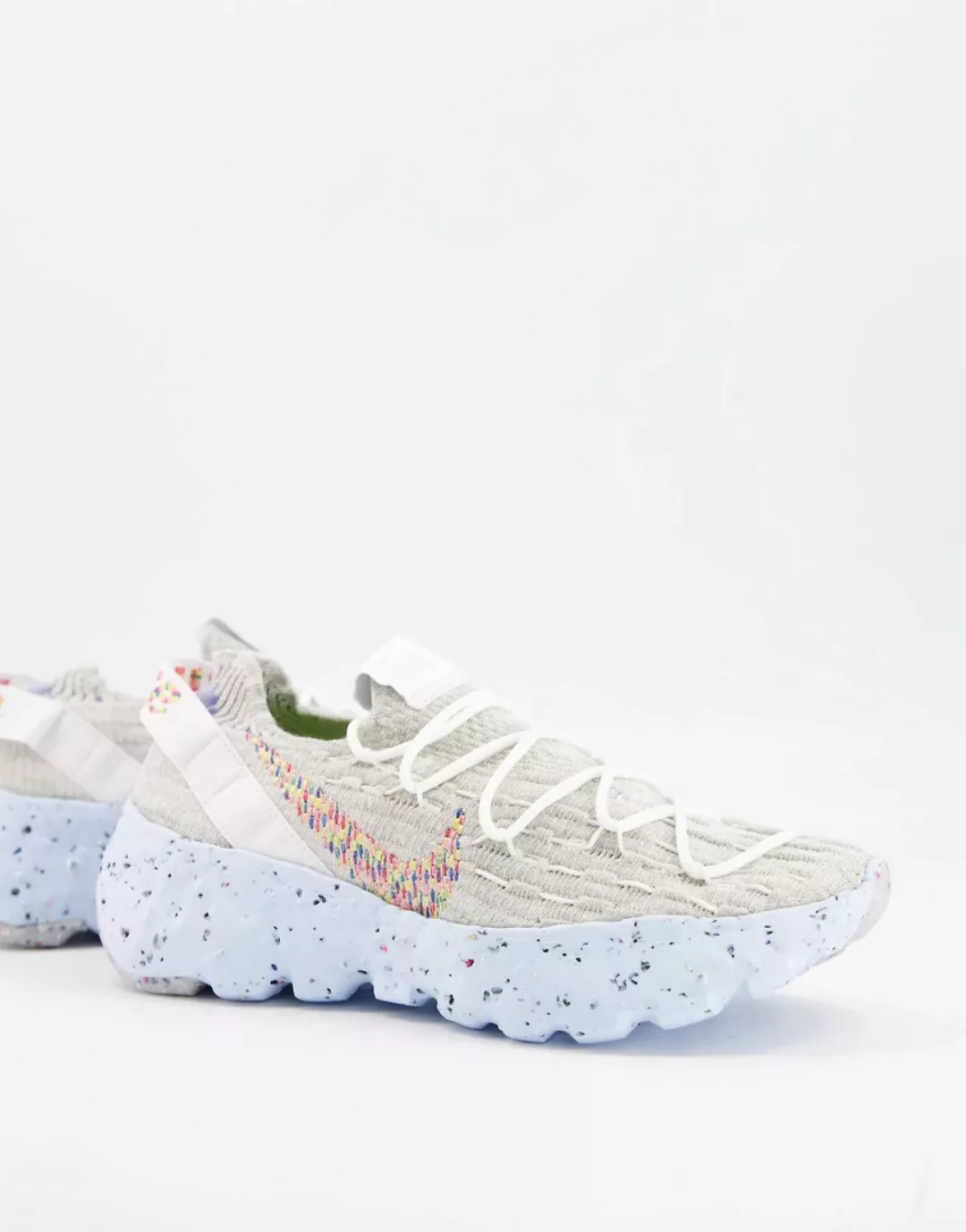 Nike – Space Hippie 04 Move to Zero – Sneaker in Summit-Weiß-Grau günstig online kaufen