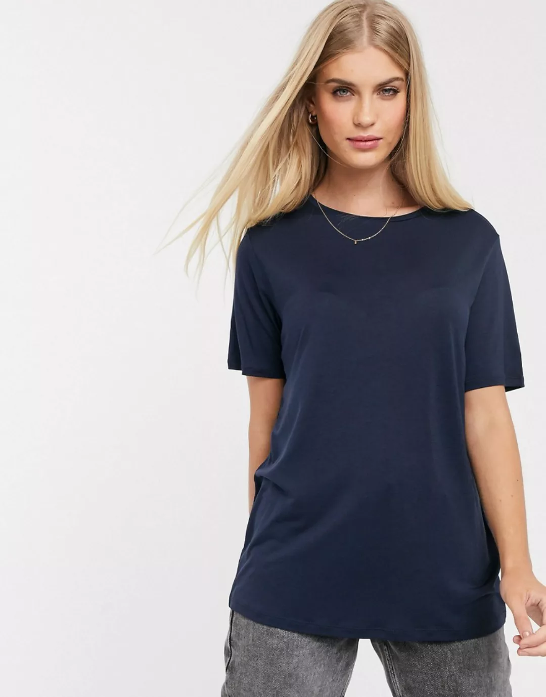 ASOS DESIGN – Lockeres, drapiertes T-Shirt in Marine-Marineblau günstig online kaufen