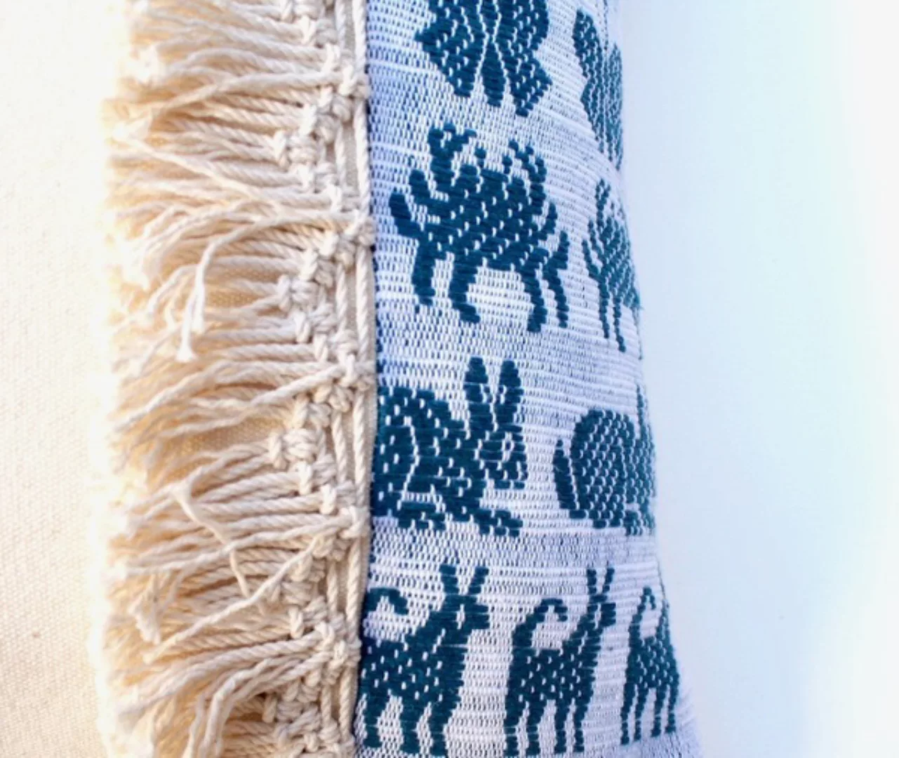"Terremotas Collection" Handgewebte Kissenbezug Mit Blaue Tiermotive günstig online kaufen