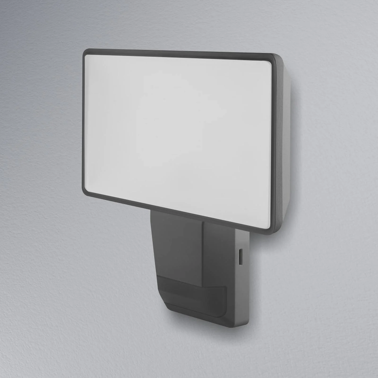 LEDVANCE Endura Pro Flood Sensor LED-Spot 27W grau günstig online kaufen