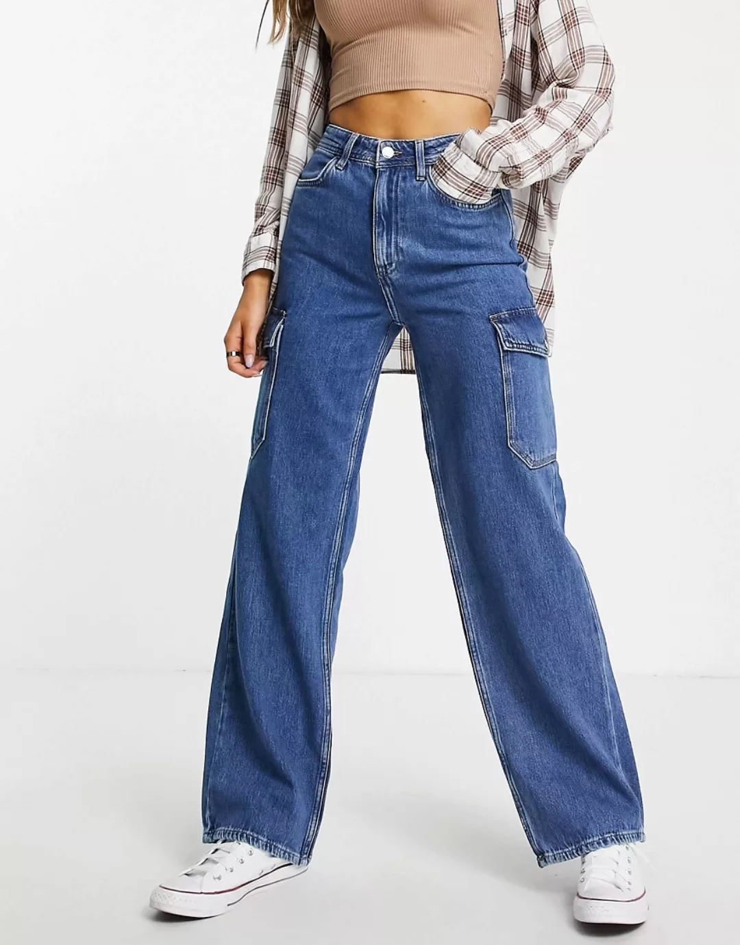 New Look – Jeans mit Cargo-Tasche in Mittelblau günstig online kaufen