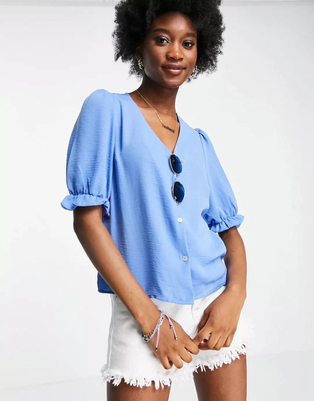 New Look – Bluse mit Knopfleiste und Ärmeldetail in Blau günstig online kaufen