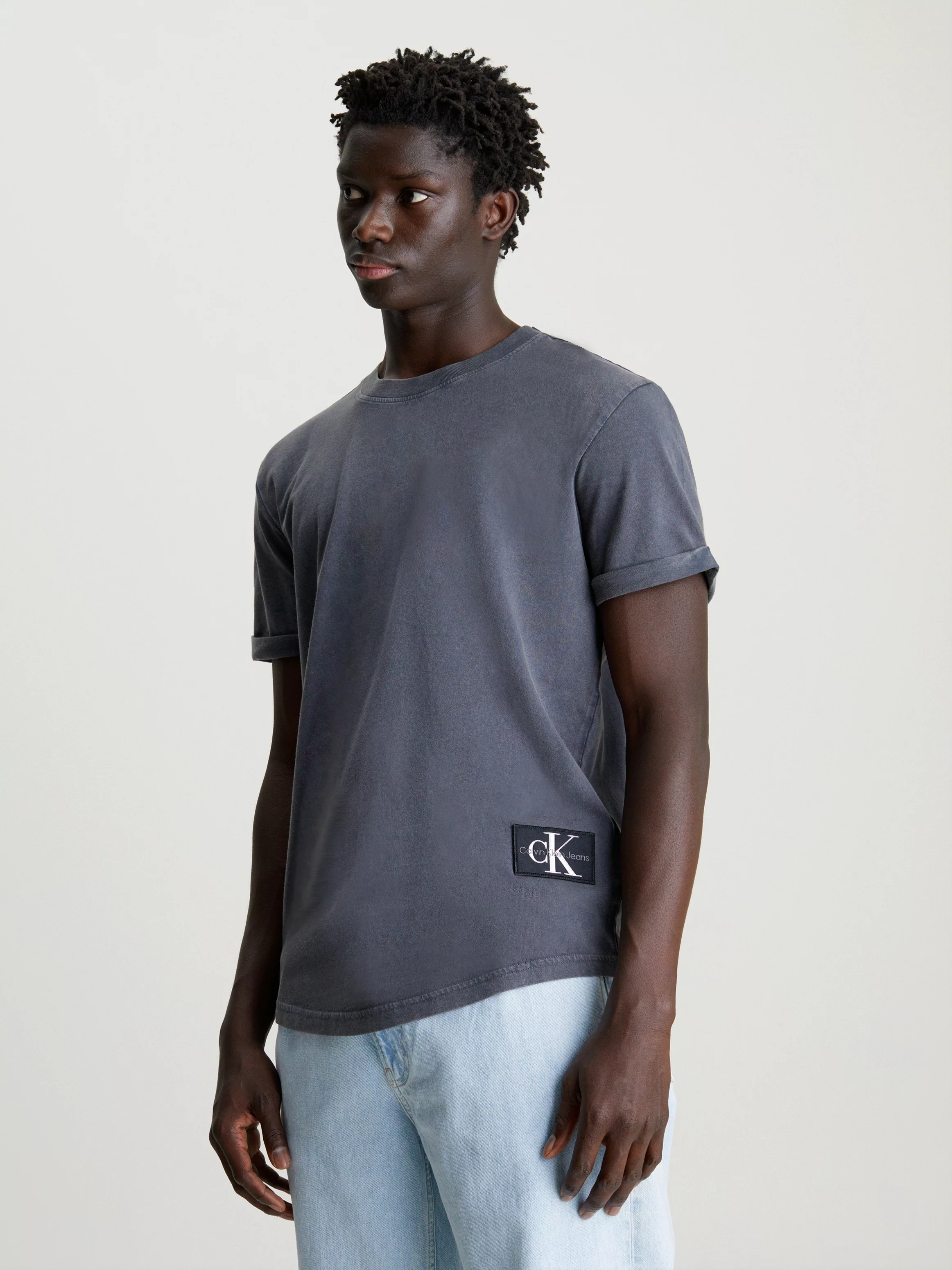 Calvin Klein Jeans T-Shirt WASHED MONOLOGO BADGE TEE mit Logopatch günstig online kaufen