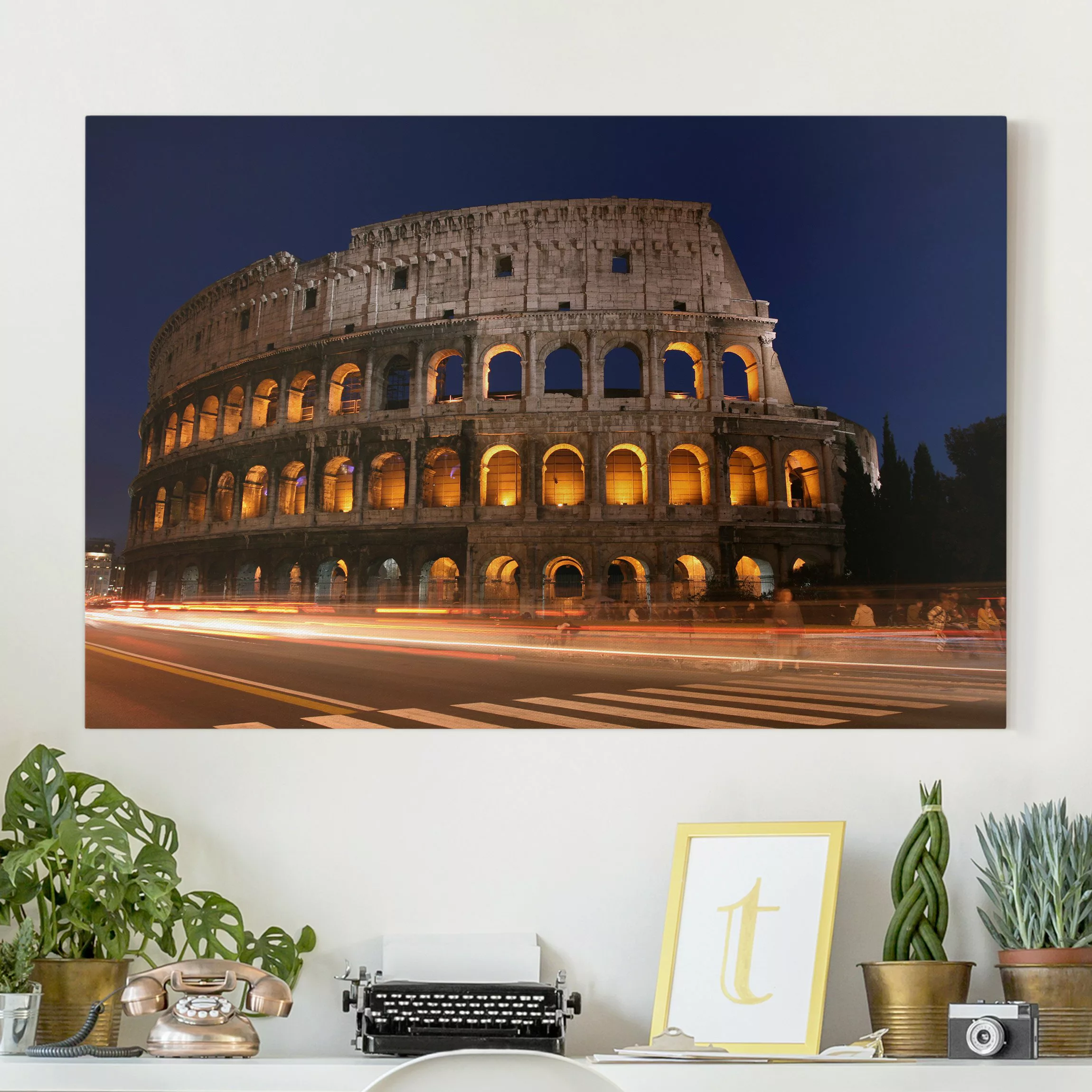 Leinwandbild Architektur & Skyline - Querformat Colosseum in Rom bei Nacht günstig online kaufen