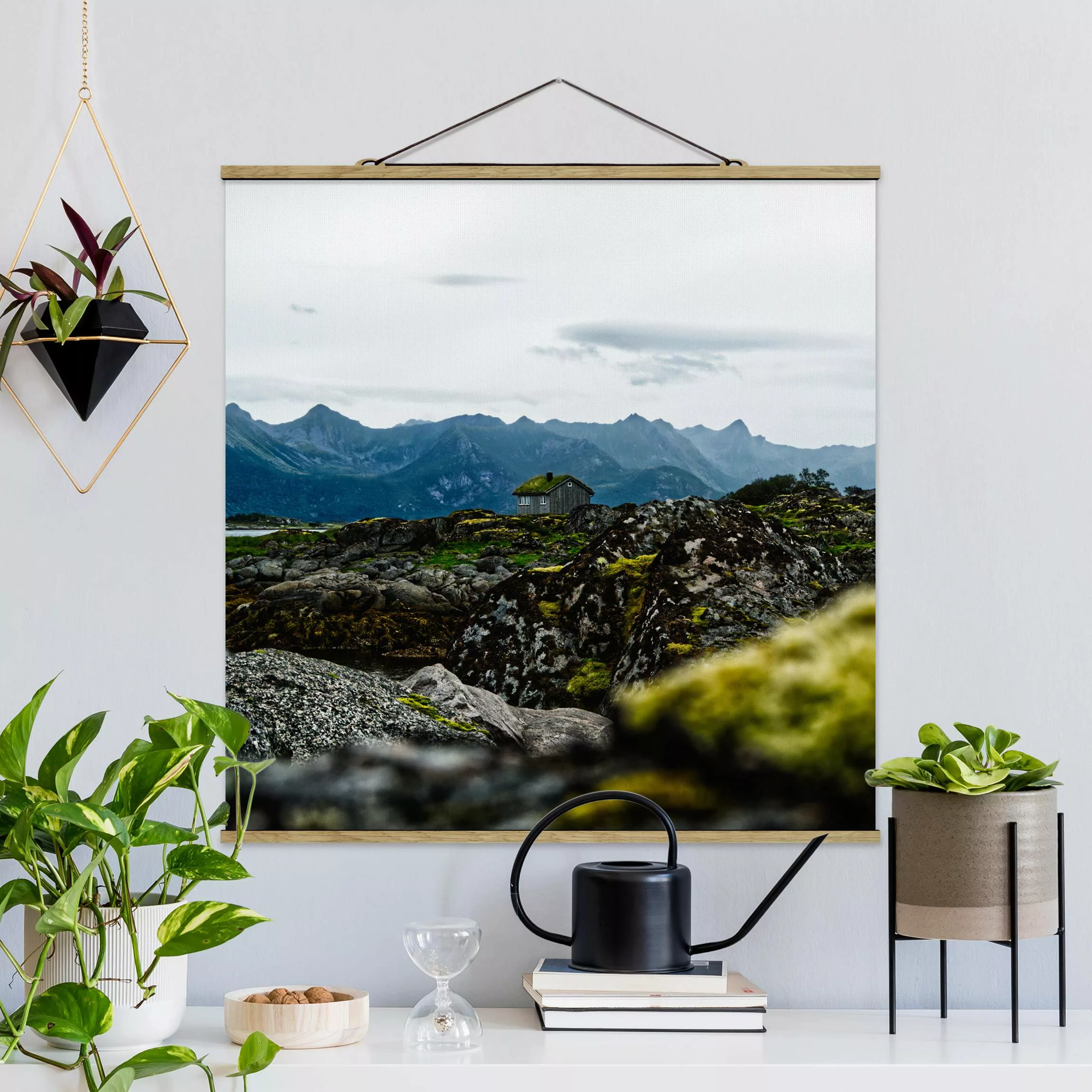 Stoffbild mit Posterleisten Einsame Hütte in Norwegen günstig online kaufen