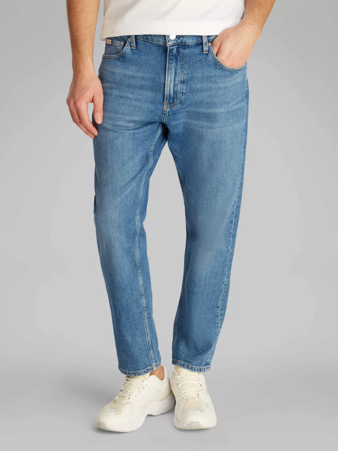 Calvin Klein Jeans Tapered-fit-Jeans "Dad Jeans", im Retro-Look günstig online kaufen