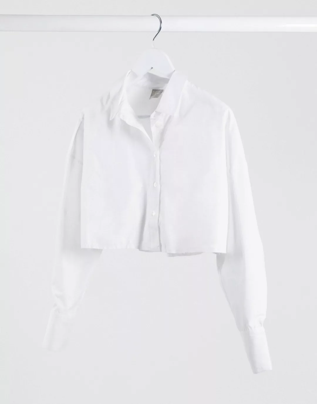 ASOS DESIGN – Kurz geschnittenes, ungesäumtes Hemd in Weiß günstig online kaufen