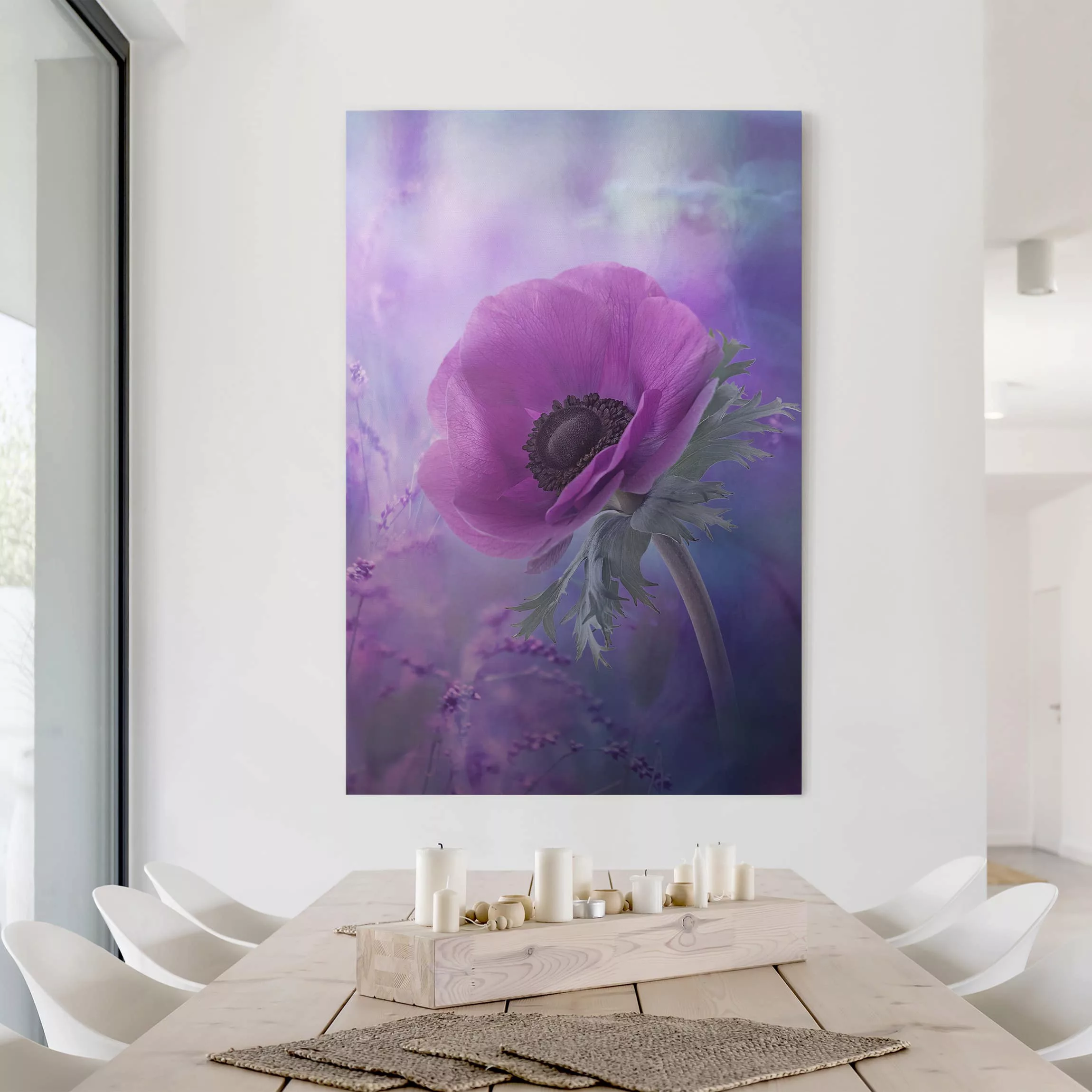 Leinwandbild Blumen - Hochformat Anemonenblüte in Violett günstig online kaufen
