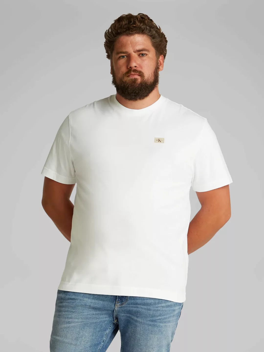 Calvin Klein Jeans Plus T-Shirt "PLUS WOVEN LABEL REGULAR TEE", in großen G günstig online kaufen