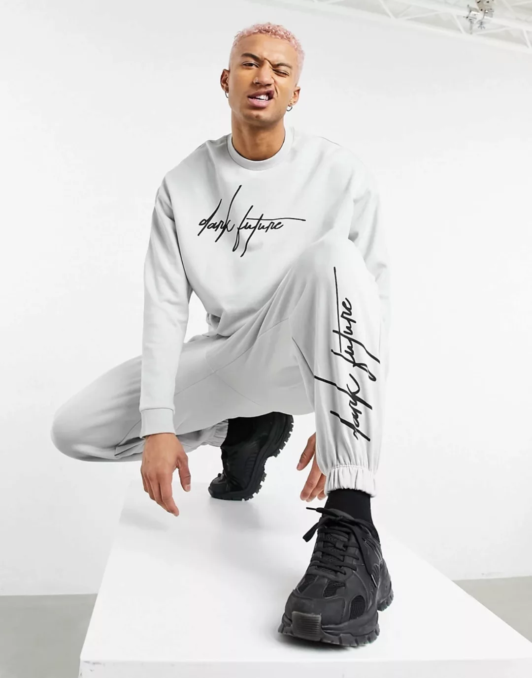 ASOS – Dark Future – Oversize-Jogginghose mit Logoprint in Grau, Kombiteil günstig online kaufen