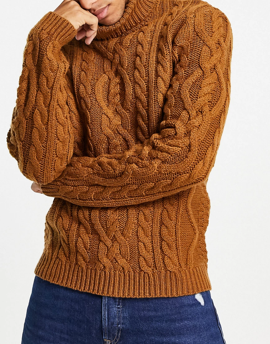 ASOS DESIGN – Schwerer Rollkragenpullover mit Zopfstrickmuster in Braun günstig online kaufen