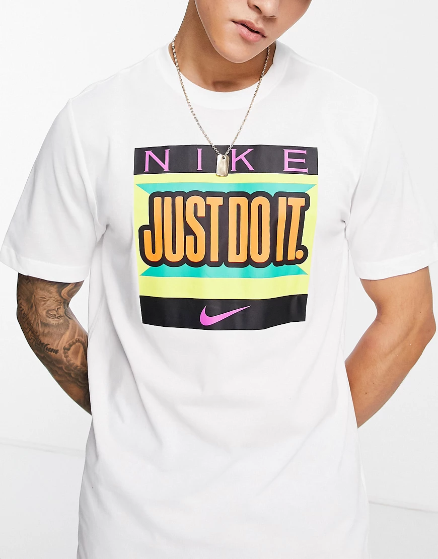 Nike Training – Dri-FIT – T-Shirt in Weiß mit „Just Do It“-Grafikprint günstig online kaufen