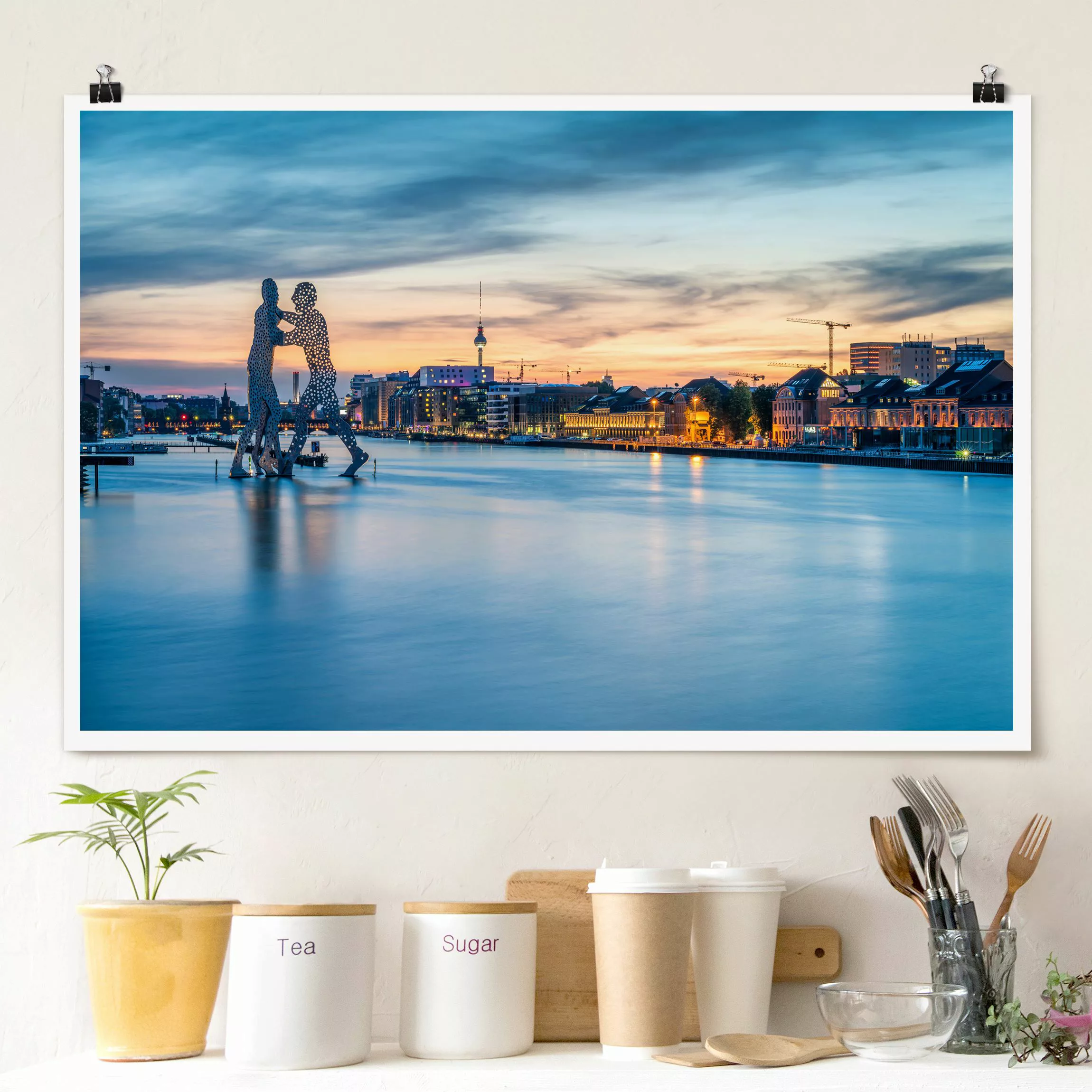 Poster Berlin Skyline mit Molecule Man günstig online kaufen