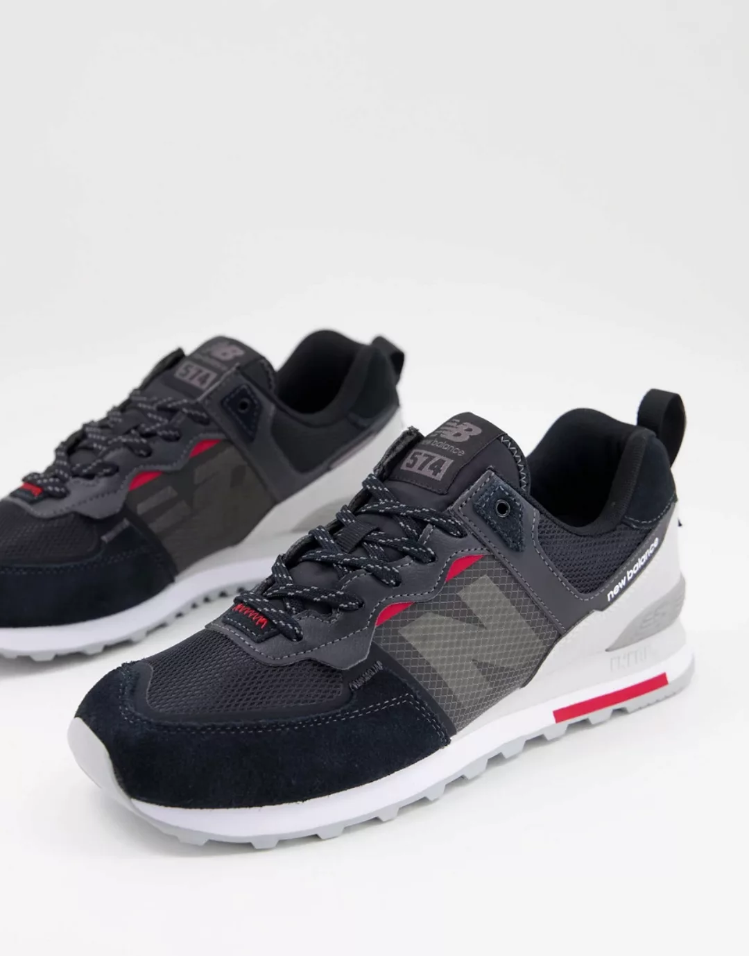 New Balance – 574 – Sneaker in Schwarz und Rot günstig online kaufen