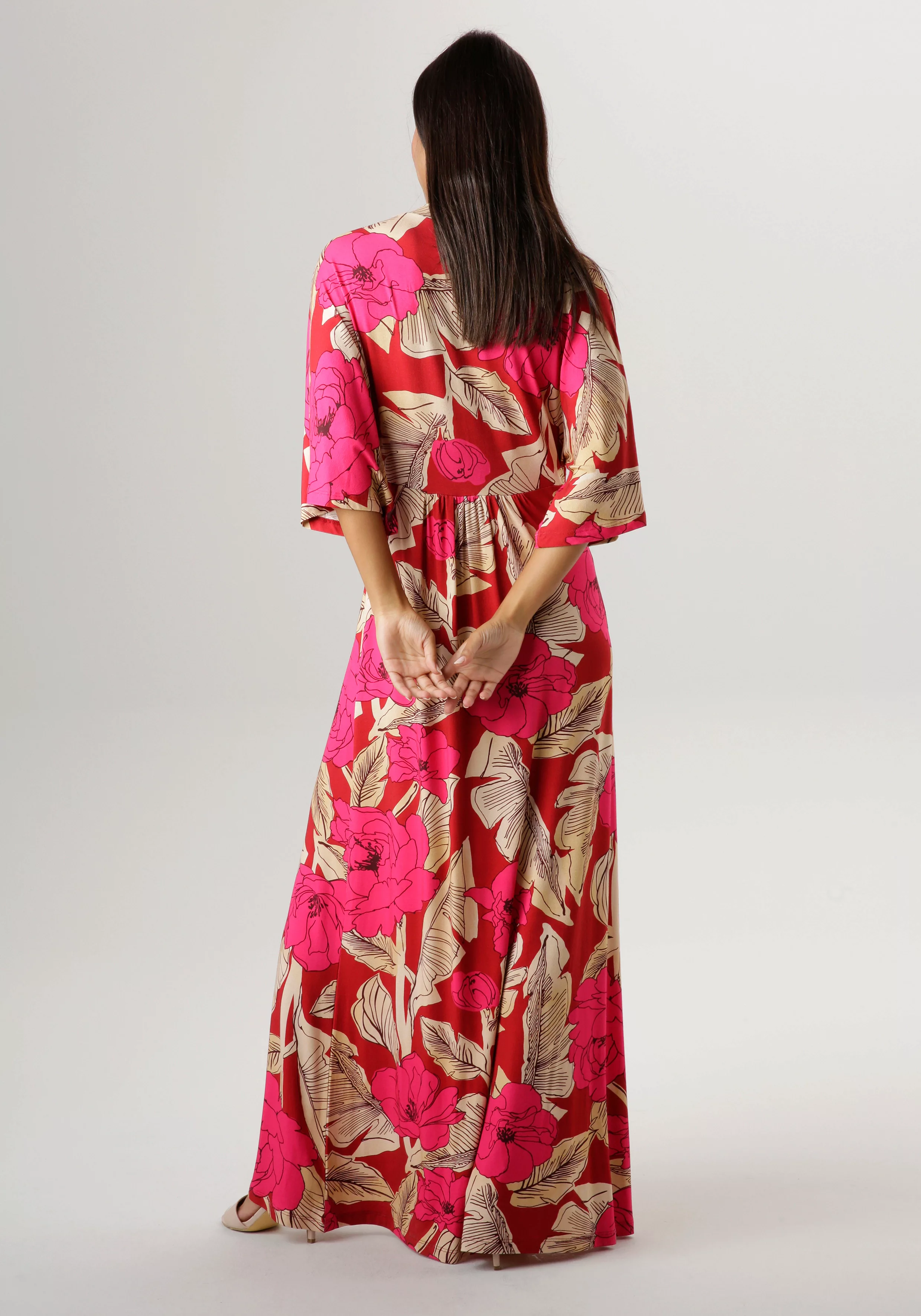 Aniston SELECTED Sommerkleid, mit großflächigem Blüten- und Blätterdruck günstig online kaufen