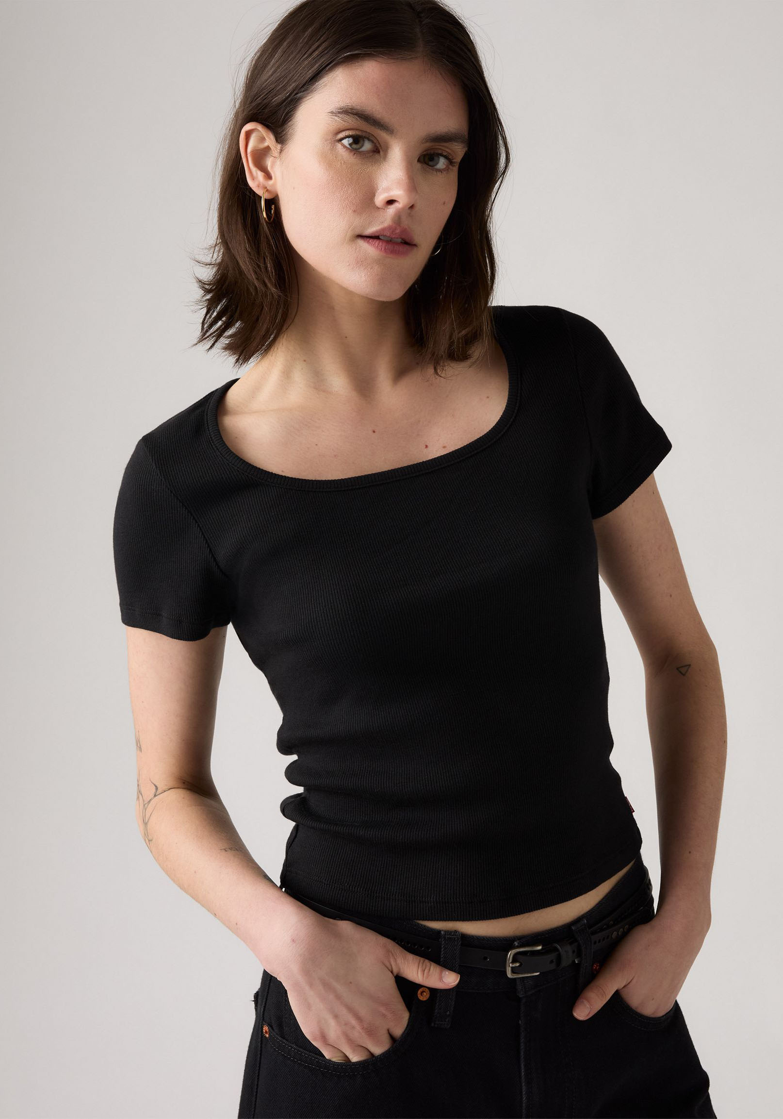 Levis T-Shirt "ESSENTIAL SQRD NE", Feinrippqualität günstig online kaufen