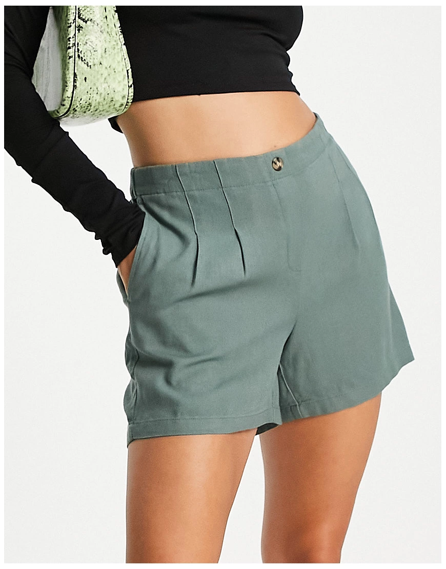 Vero Moda – Shorts mit hohem Bund in Khaki-Grün günstig online kaufen
