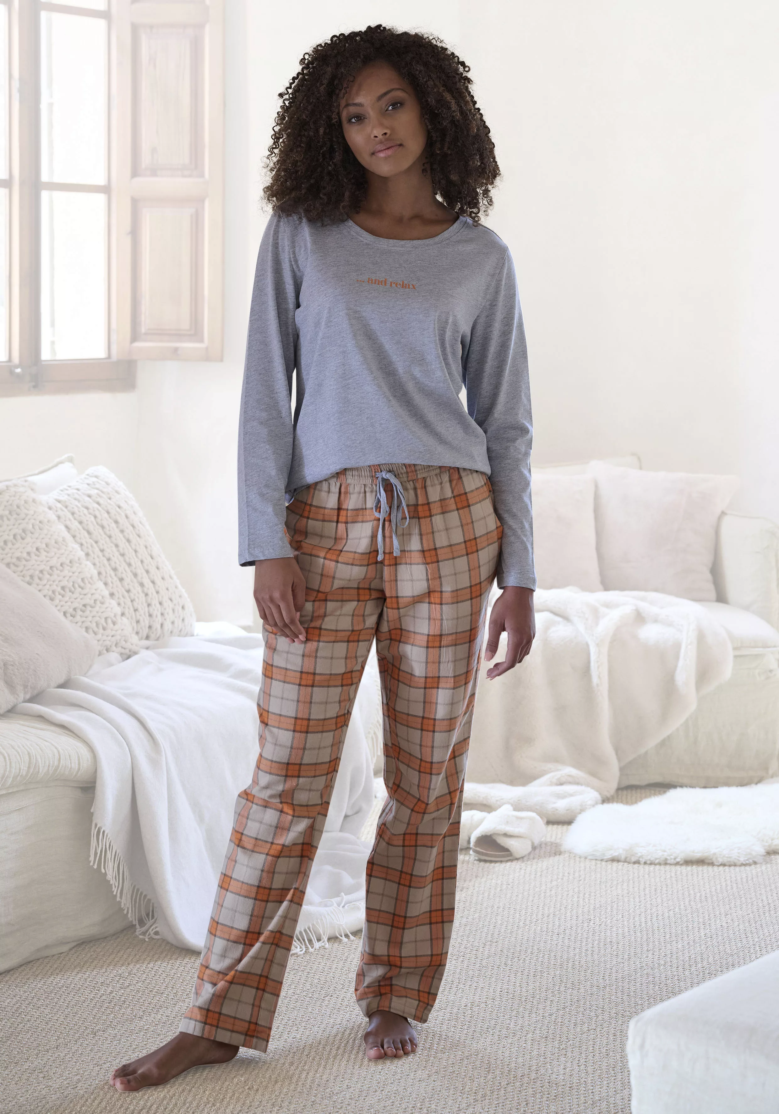 Vivance Dreams Pyjama, (2 tlg.), aus kuschelig weichem Flanell günstig online kaufen