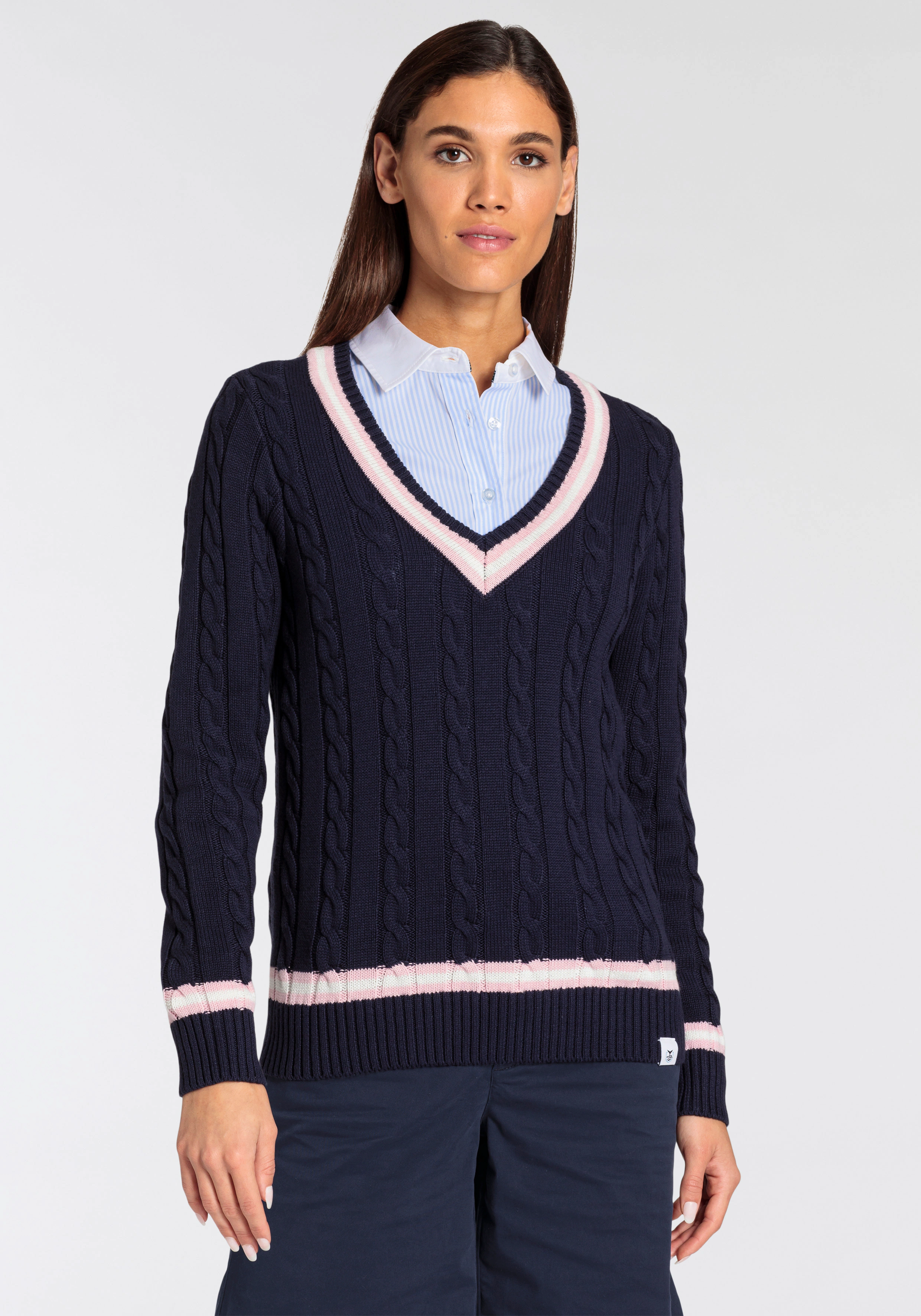 DELMAO V-Ausschnitt-Pullover mit Zopfstrickmuster im College-Stil günstig online kaufen