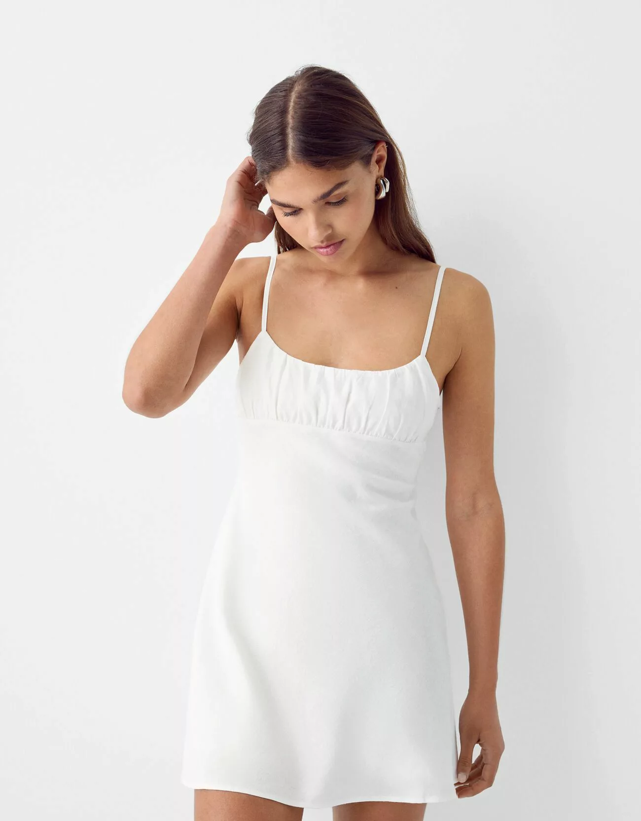 Bershka Minikleid Aus Leinen Damen Xs Grbrochenes Weiss günstig online kaufen