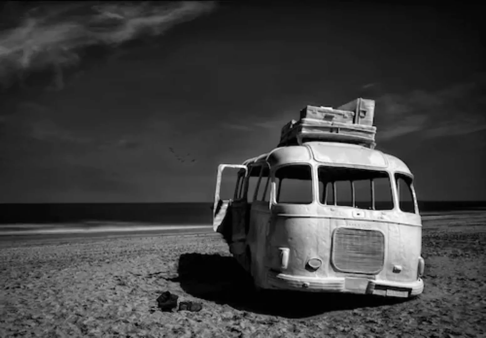 Papermoon Fototapete »Photo-Art YVETTE DEPAEPE, STRANDBUS« günstig online kaufen