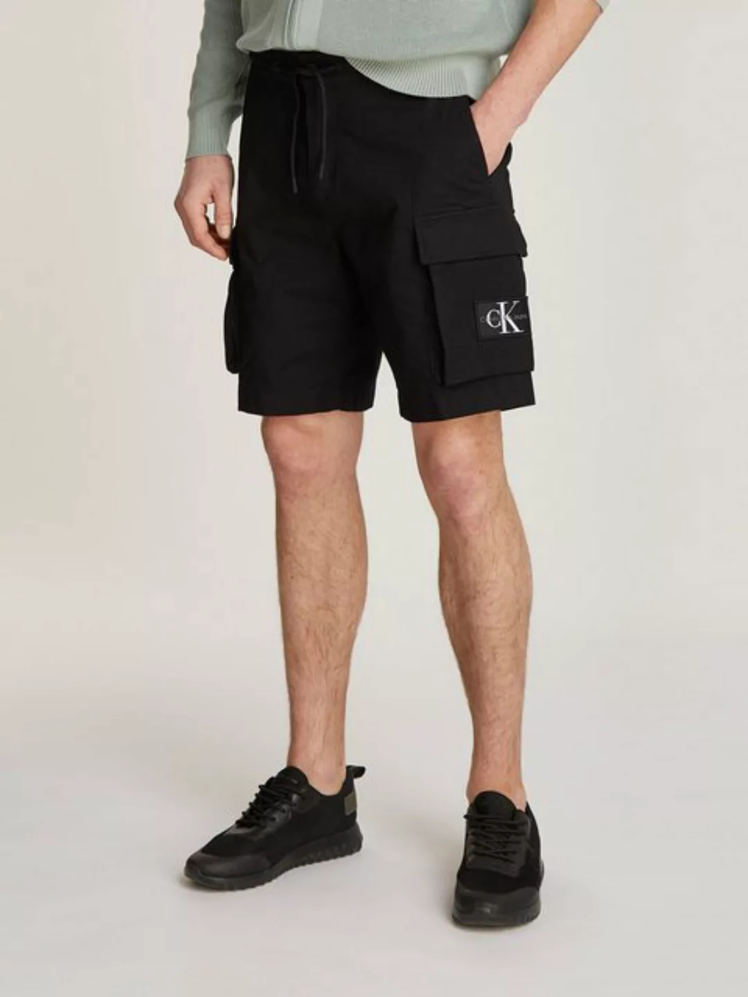 Calvin Klein Jeans Cargoshorts CARGO SHORT mit Logopatch günstig online kaufen