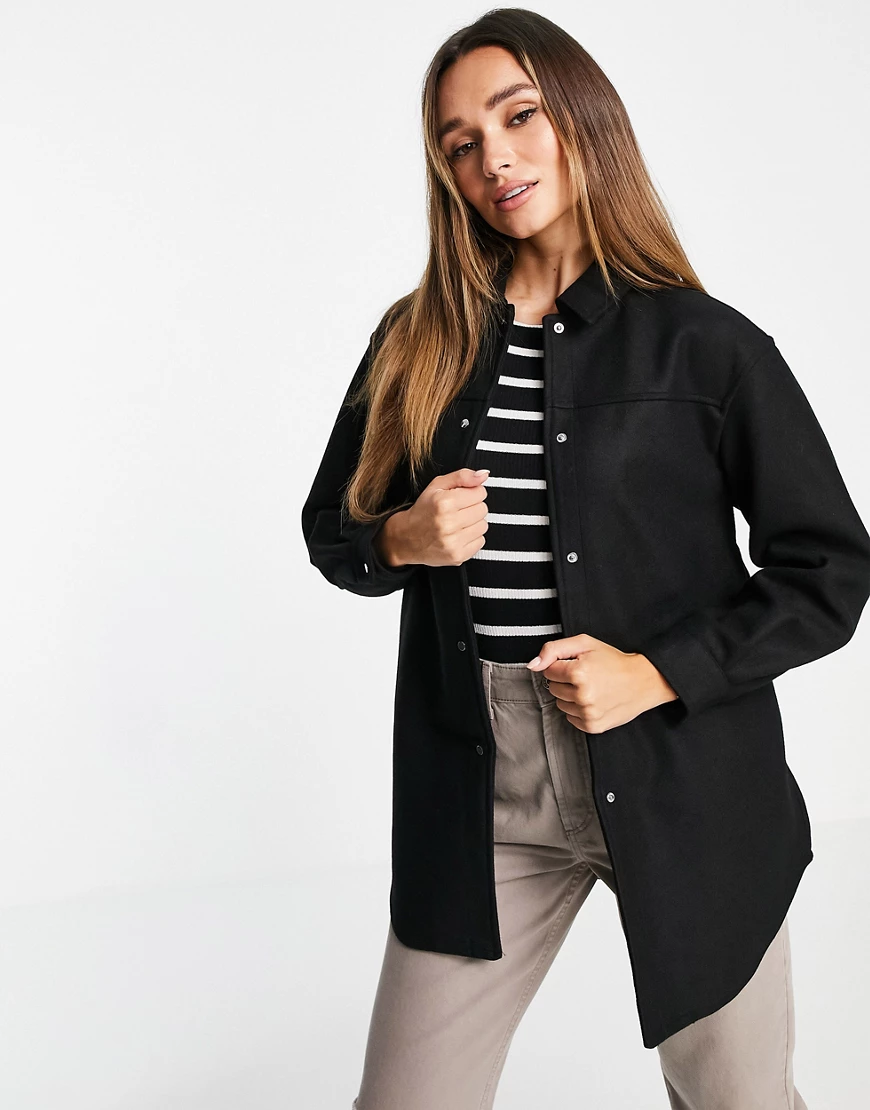Vero Moda – Hemdjacke in Schwarz mit Bindegürtel günstig online kaufen