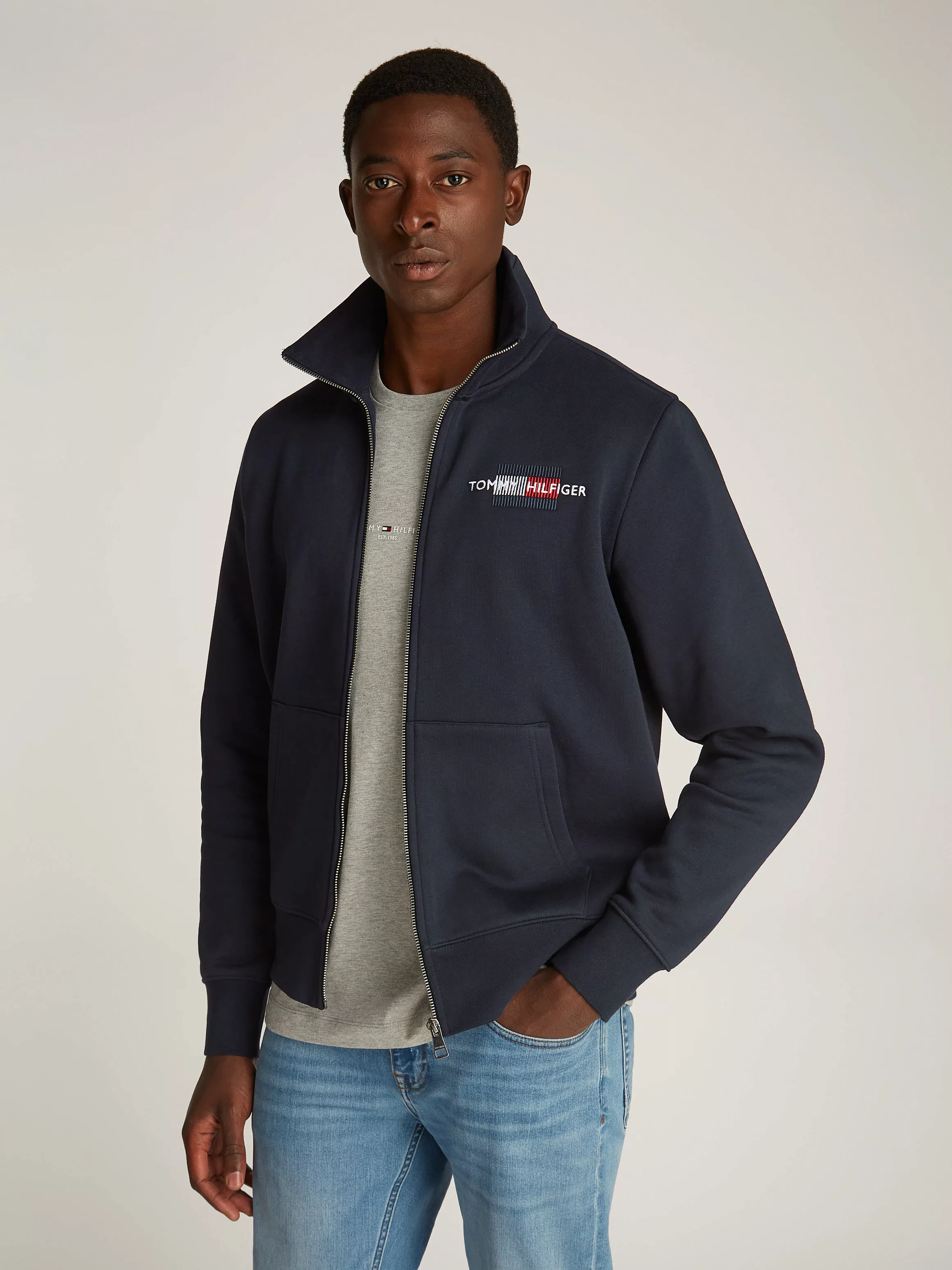 Tommy Hilfiger Sweatjacke "HILFIGER FLAG EMBRO ZT STAND CLR" günstig online kaufen