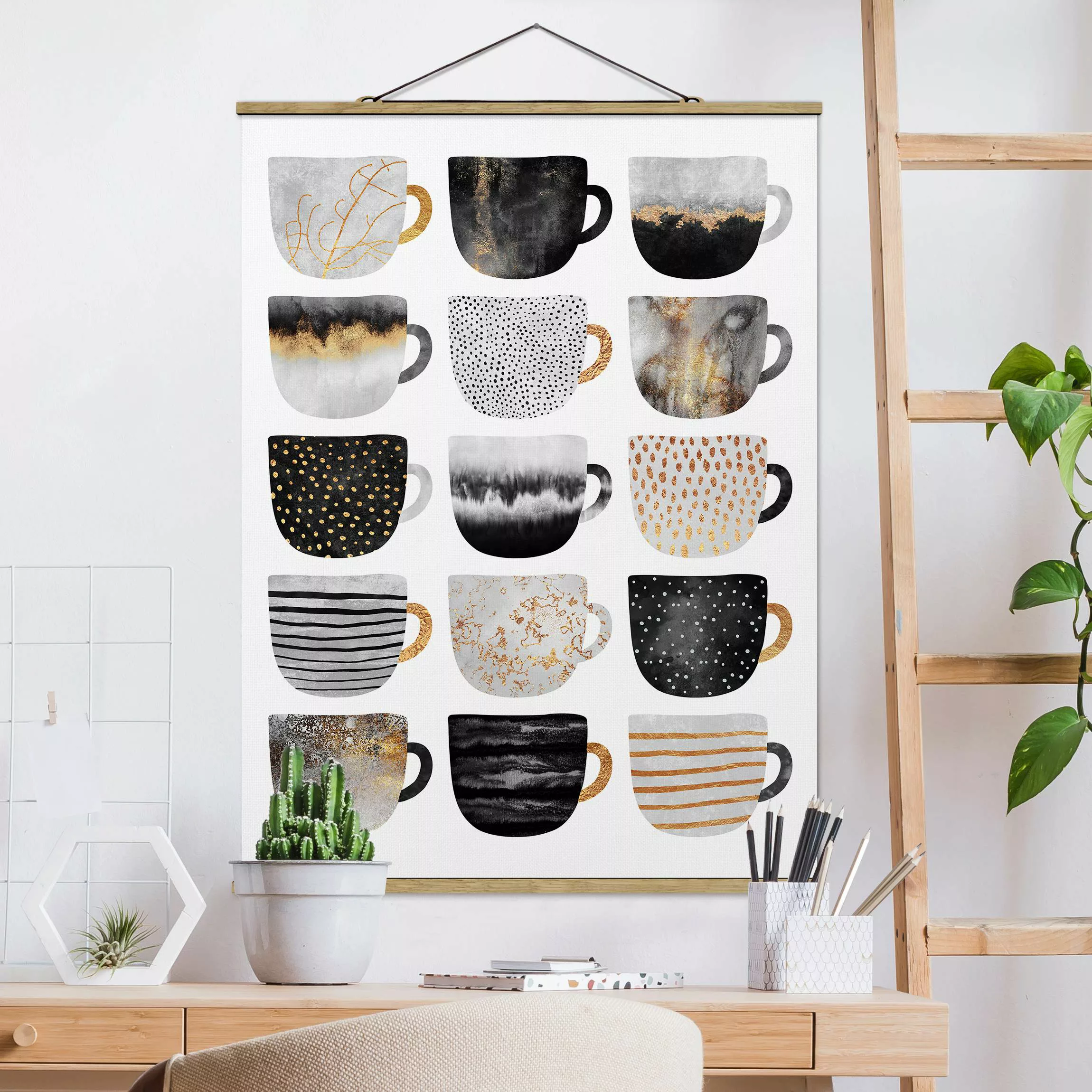 Stoffbild Kunstdruck mit Posterleisten - Hochformat Goldene Tassen Schwarz günstig online kaufen