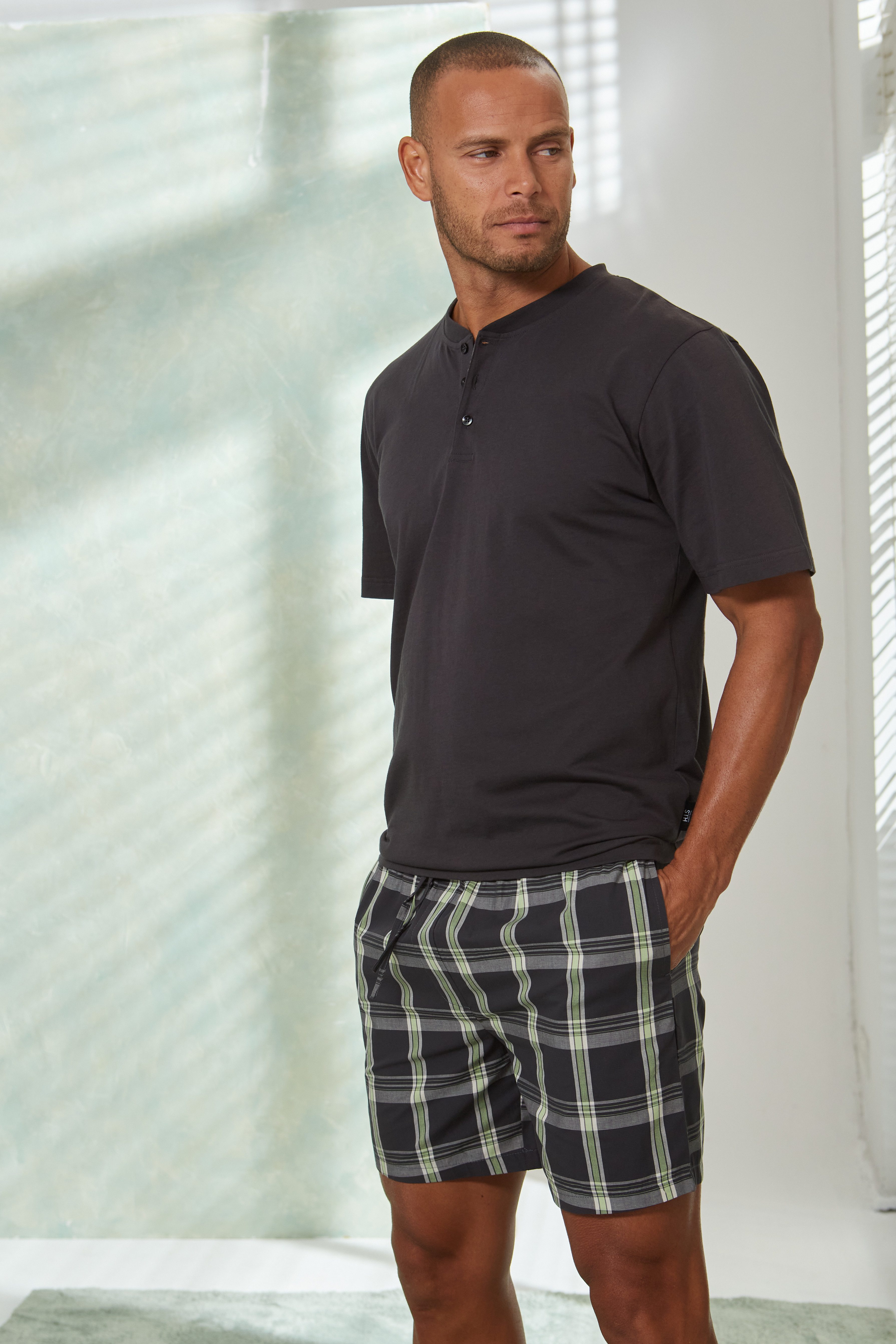 H.I.S Pyjama, (2 tlg., 1 Stück), Schlafanzug mit karierter Webshorts günstig online kaufen