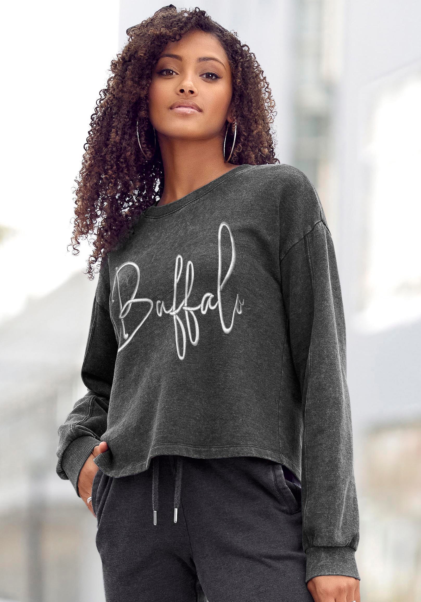 Buffalo Sweatshirt in kurzer Form mit Logostickerei, Loungeanzug günstig online kaufen