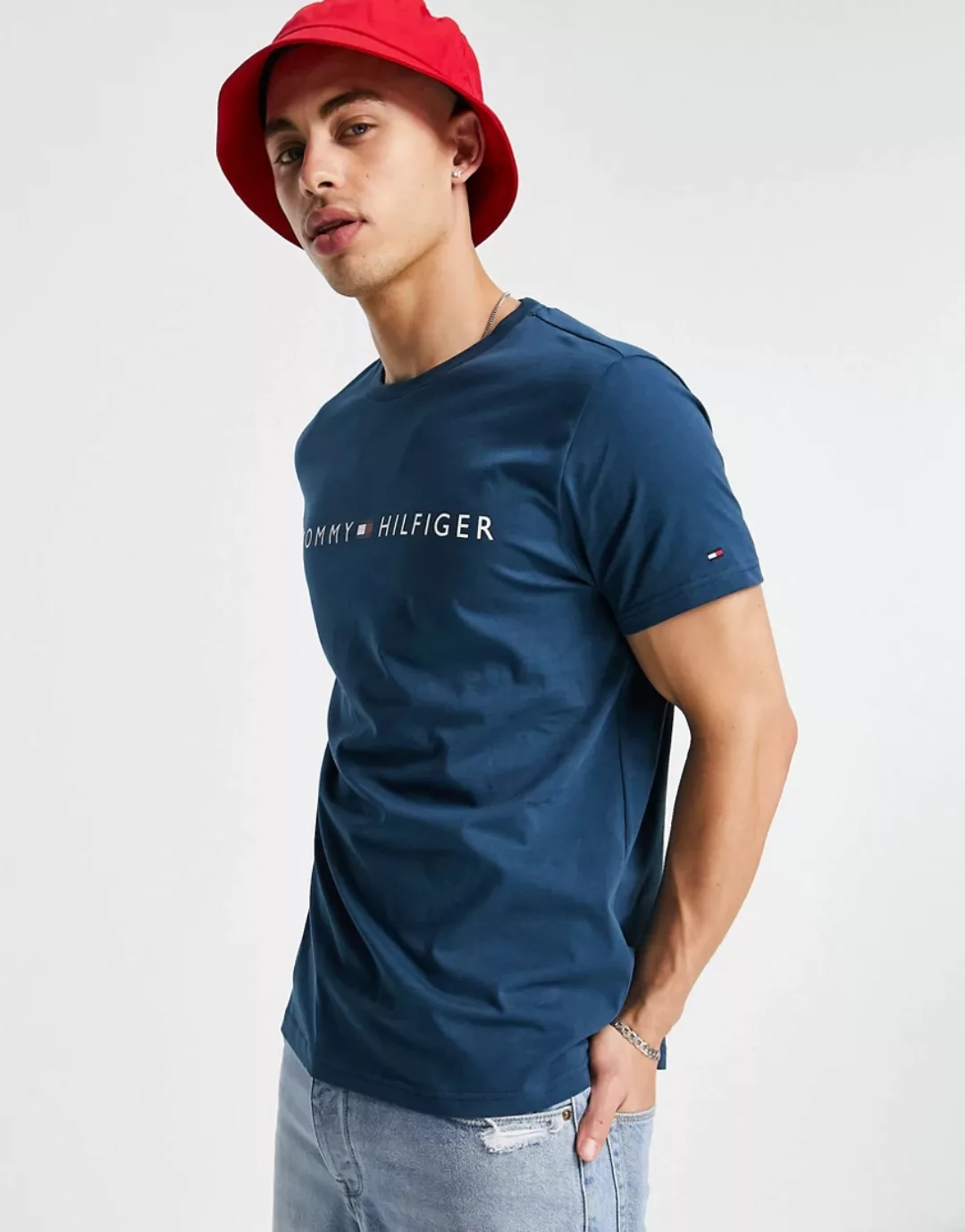 Tommy Hilfiger – Lounge-T-Shirt mit Established-Logo in Marineblau günstig online kaufen
