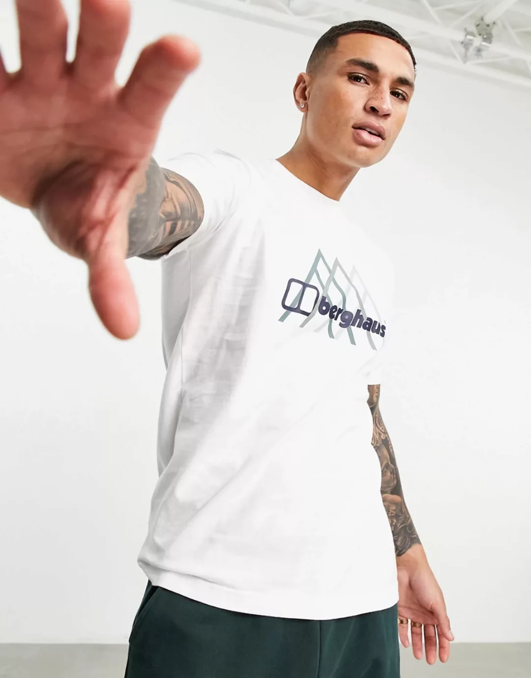 Berghaus – Peak Fusion – T-Shirt in Weiß mit Logo günstig online kaufen