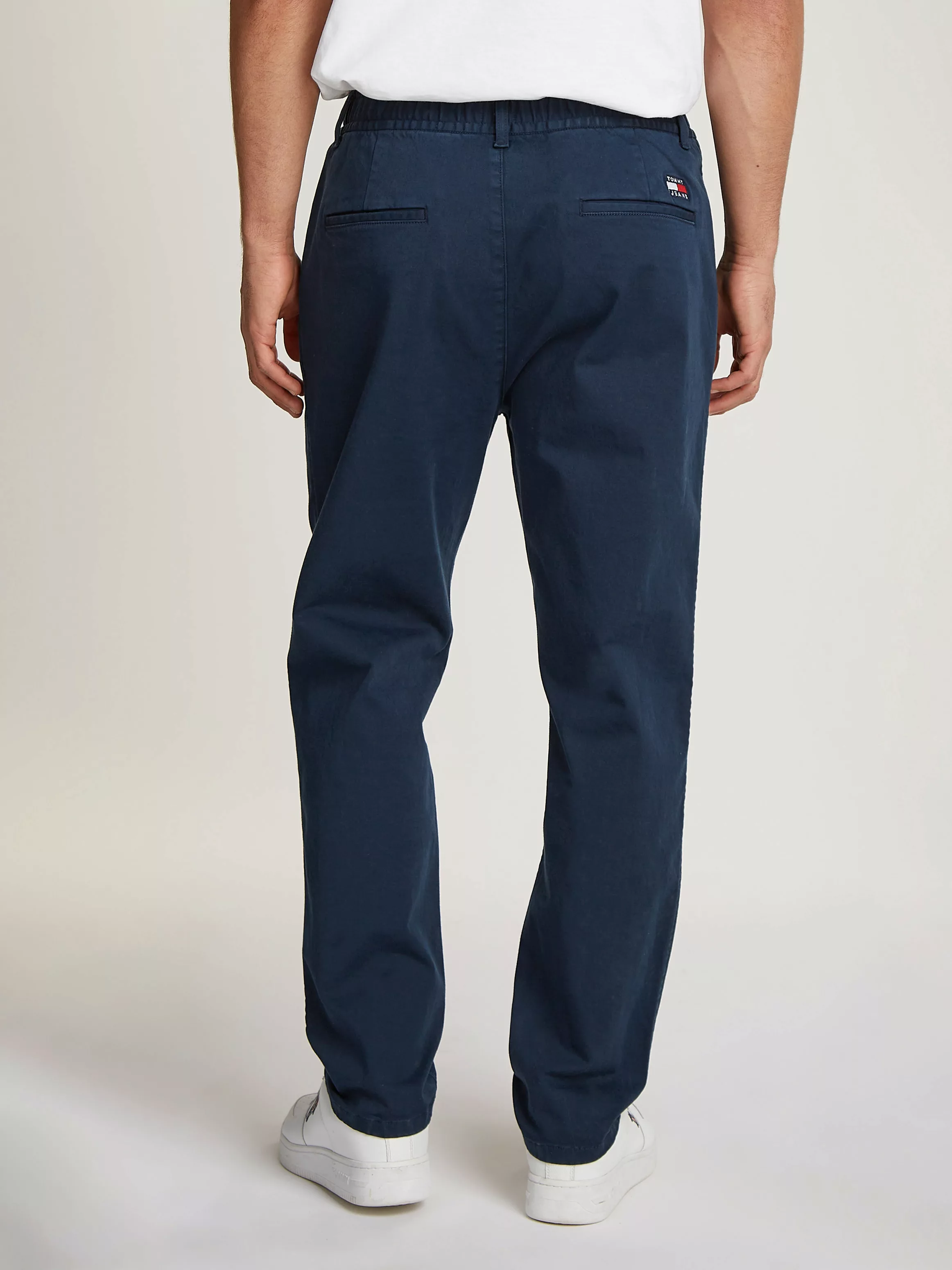 Tommy Jeans Chinohose TJM CASUAL ELASTICATED PANT mit Bundfalten günstig online kaufen