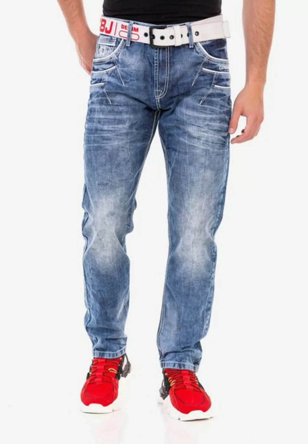Cipo & Baxx Bequeme Jeans mit trendigen Zierelementen günstig online kaufen