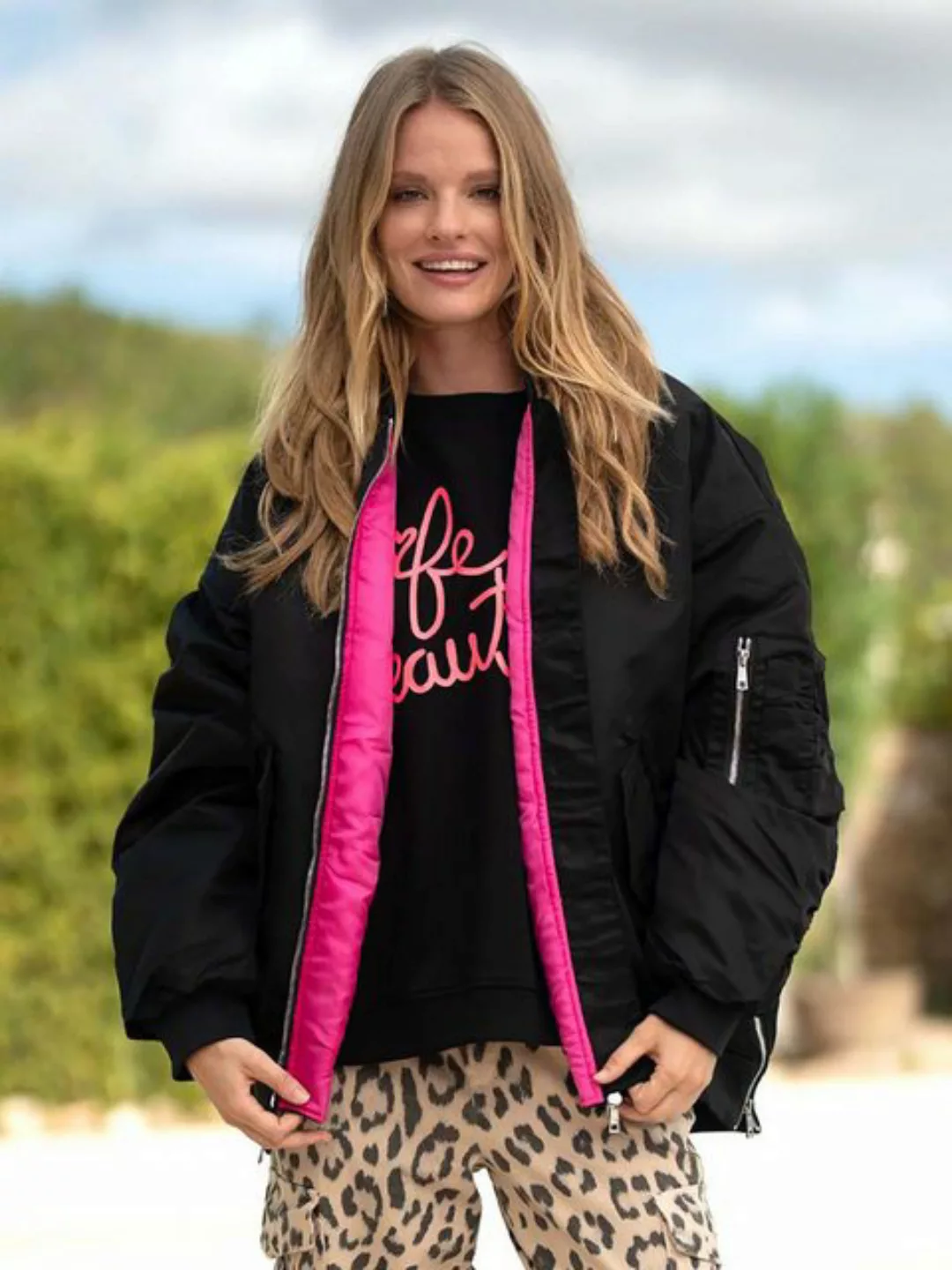 Miss Goodlife Kurzjacke Wattierte Bomberjacke Black Pink günstig online kaufen