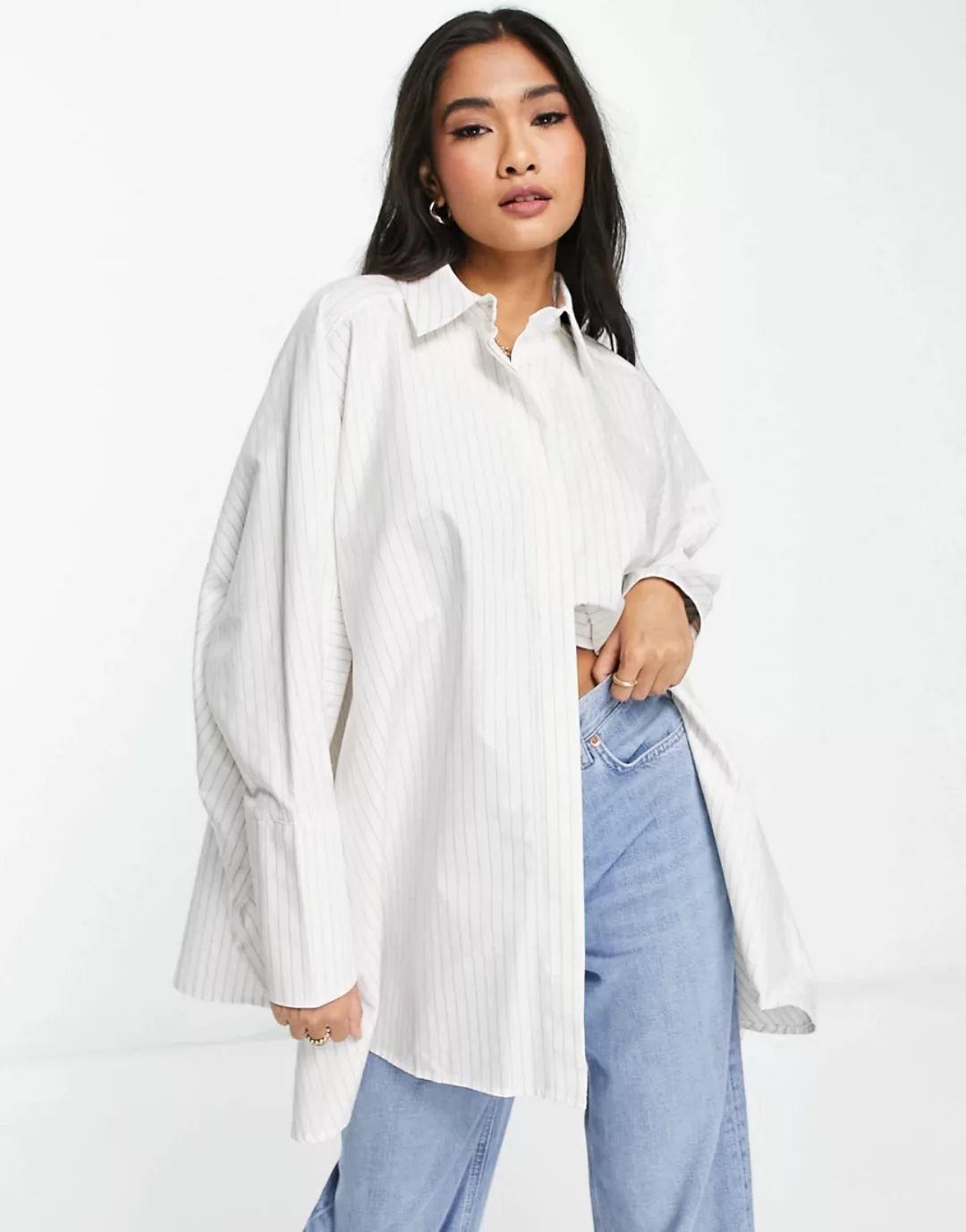 ASOS EDITION – Gestreiftes Oversize-Baumwollhemd in Stein und Weiß günstig online kaufen