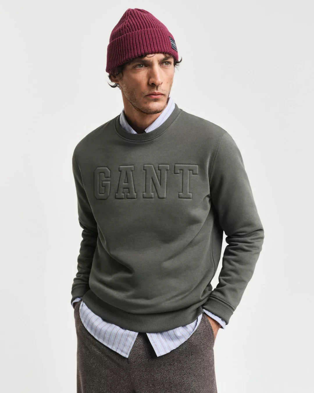 Gant Sweatshirt EMBOSSED C-NECK SWEAT eine erhabene GANT-Grafikprägung auf günstig online kaufen