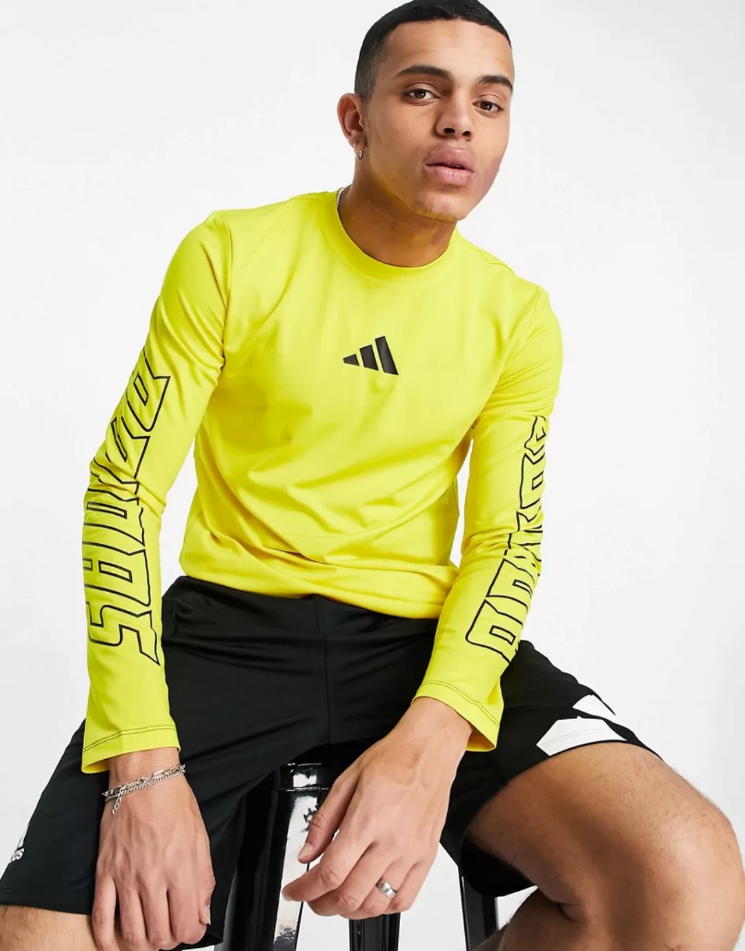 adidas – Training – Langärmliges Shirt mit Logo in Gelb günstig online kaufen