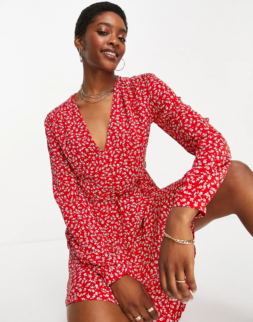 Glamorous – Ausgestelltes Kleid mit Taillenband und Blümchenmuster in Rot günstig online kaufen