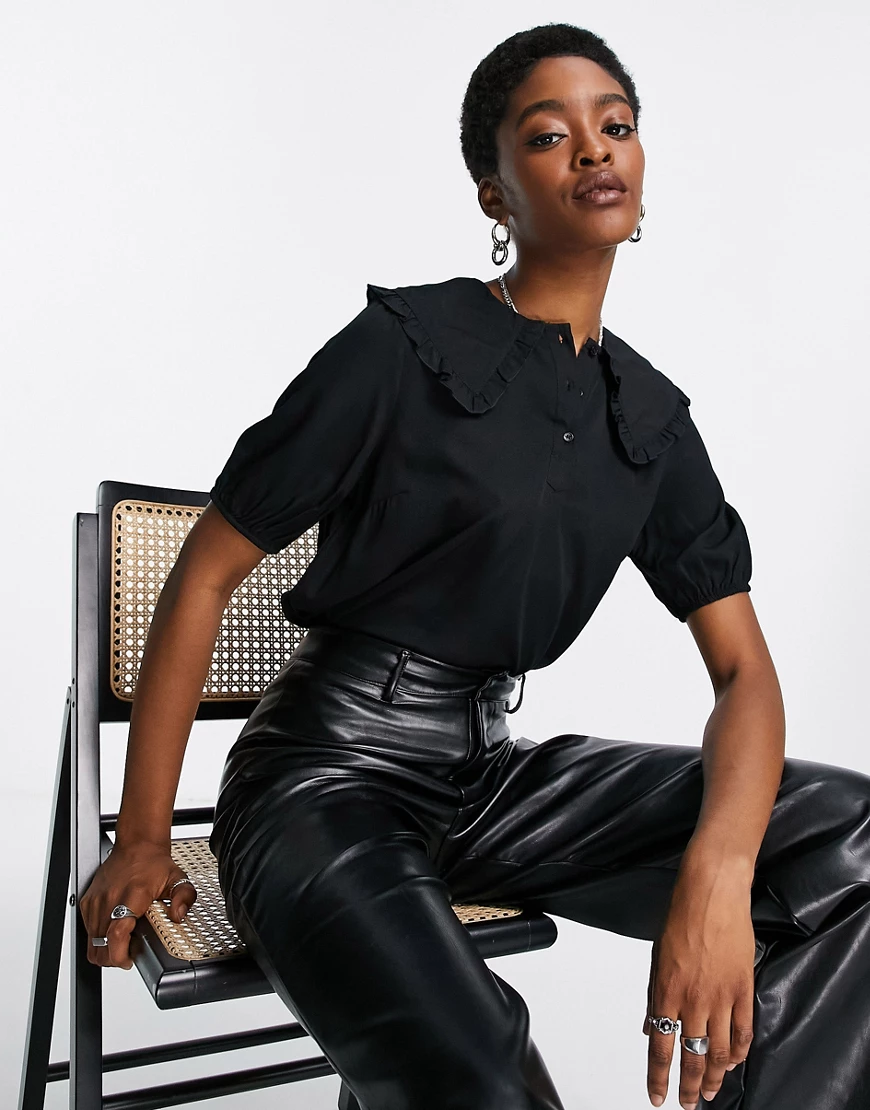 Vero Moda – Bluse in Schwarz mit Detail am Kragen günstig online kaufen
