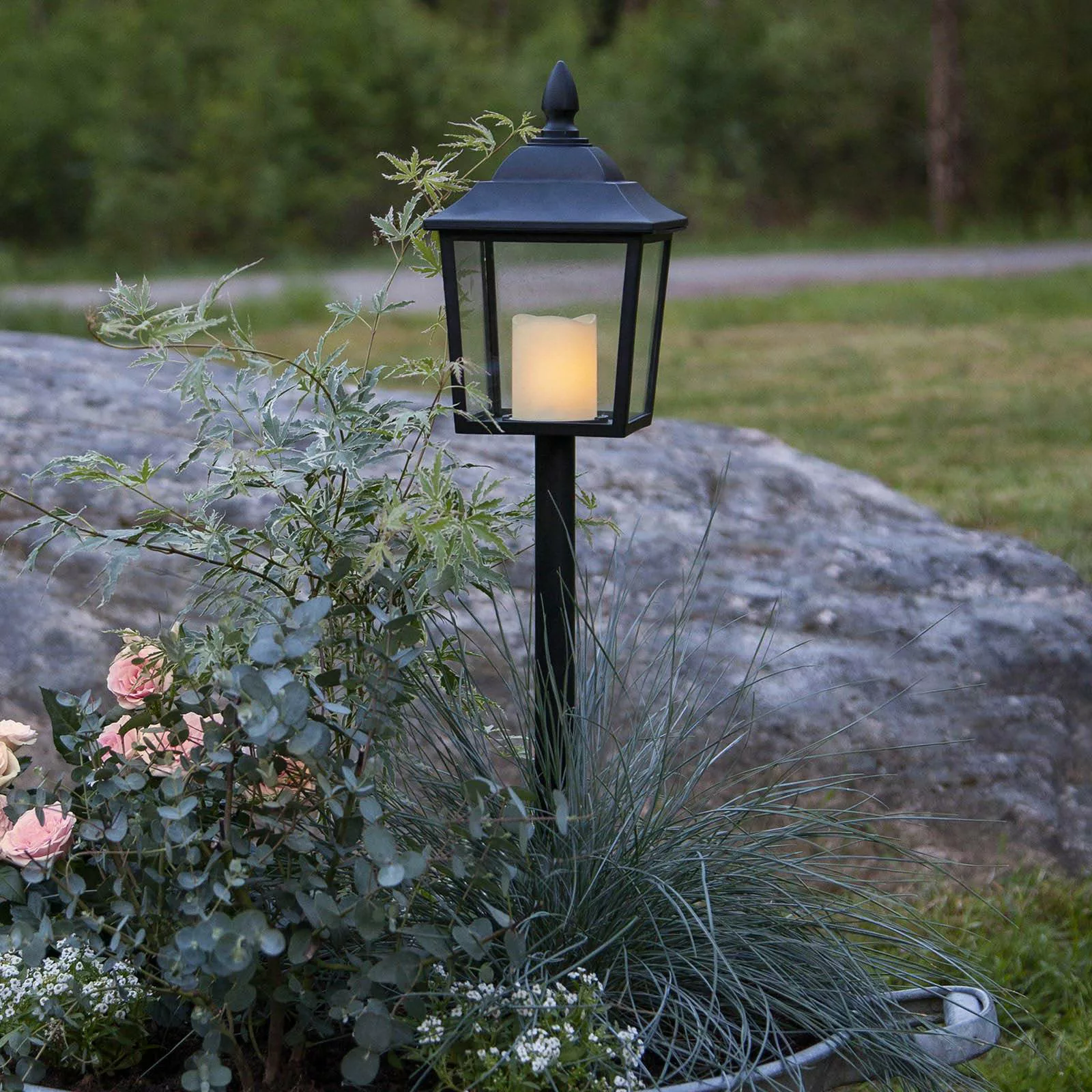 LED Laterne Flame Lantern in Schwarz 0,3W IP44 mit Erdspieß günstig online kaufen