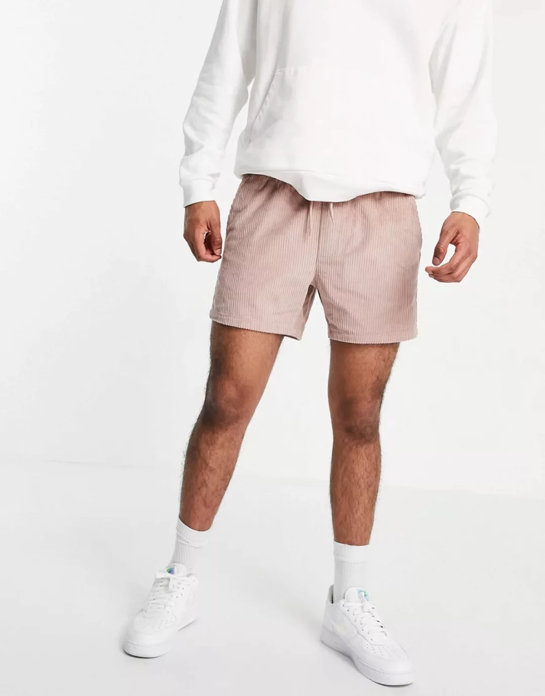 ASOS DESIGN – Kurz geschnittene Shorts aus Cord in Rosa günstig online kaufen