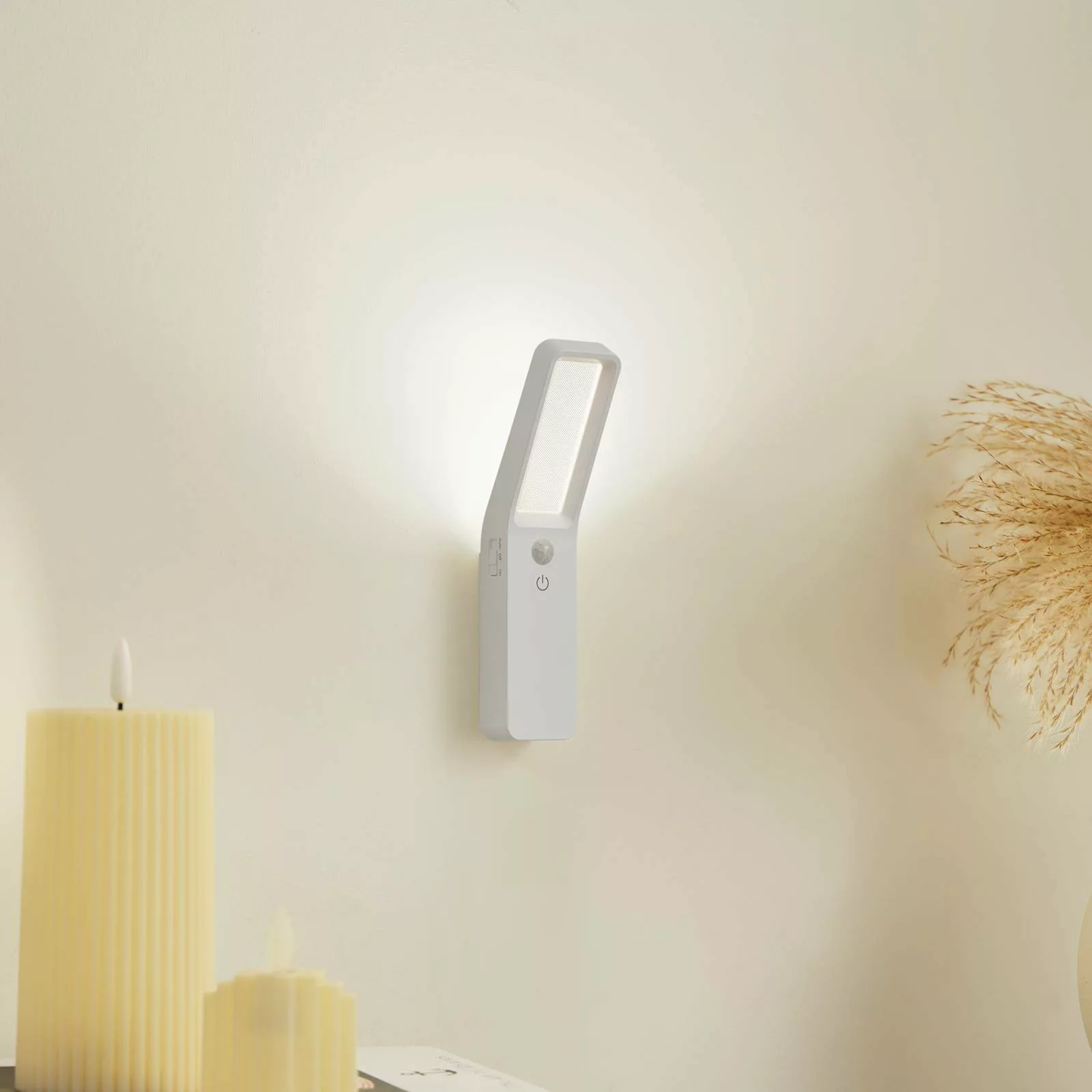 Lindby LED-Akku-Wandleuchte Taska, weiß, Kunststoff, Sensor günstig online kaufen