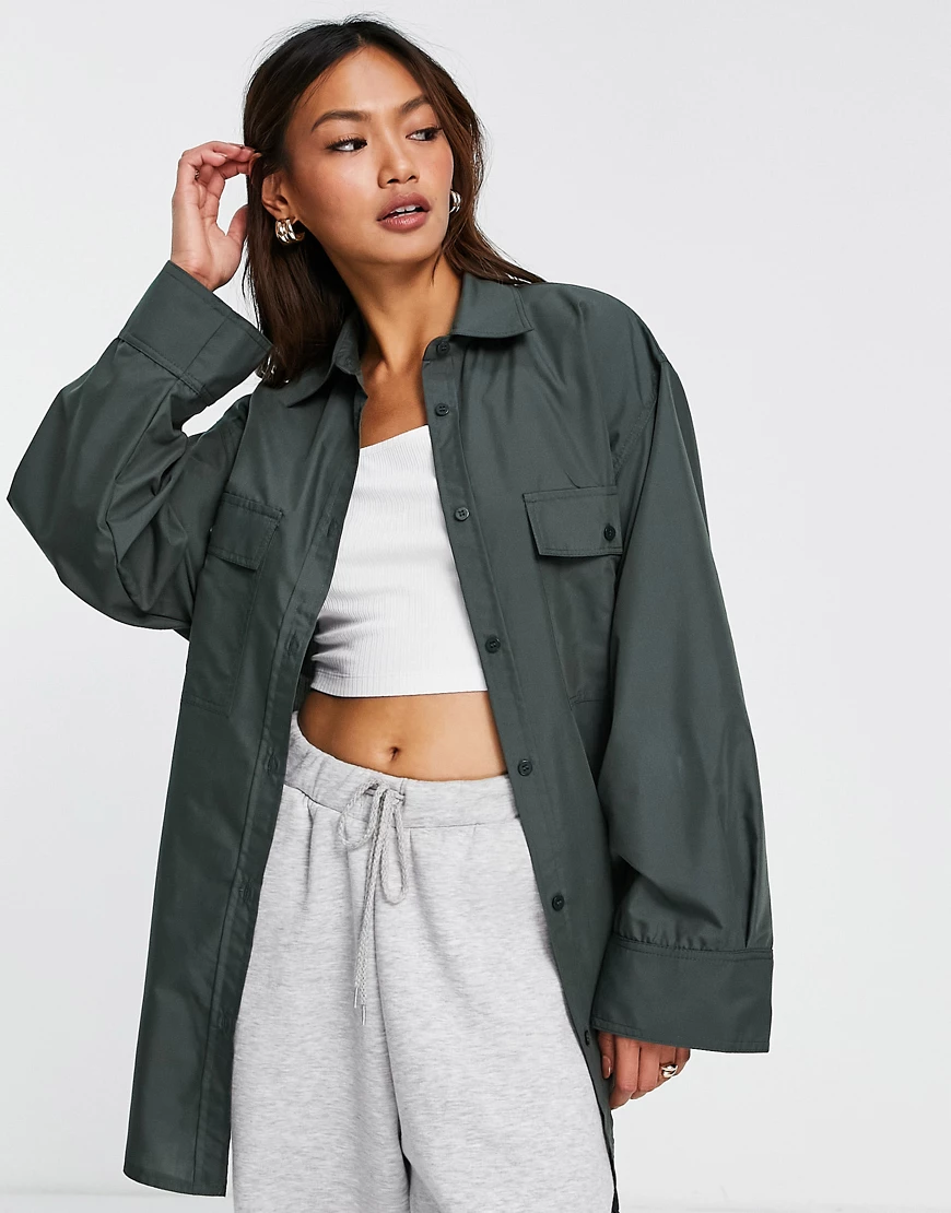 ASOS DESIGN – Oversize-Hemd in Dunkelgrün mit breiten Manschetten günstig online kaufen